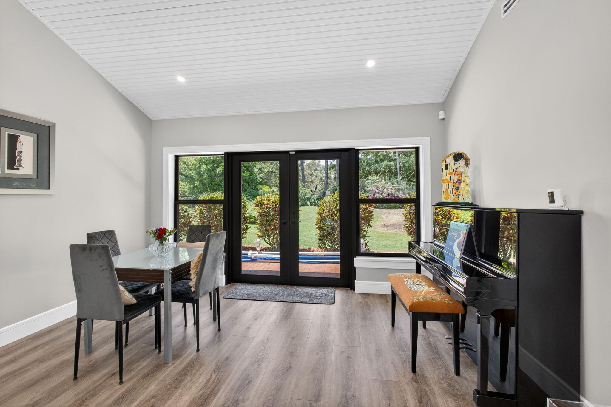 EASTPOINTE COUNTRY CLUB 8 - Residential
