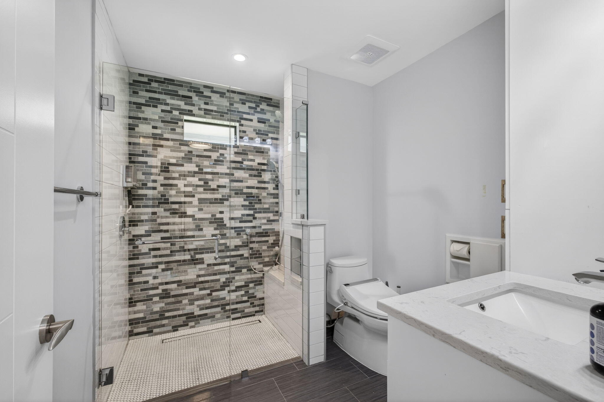 EASTPOINTE COUNTRY CLUB 8 - Residential