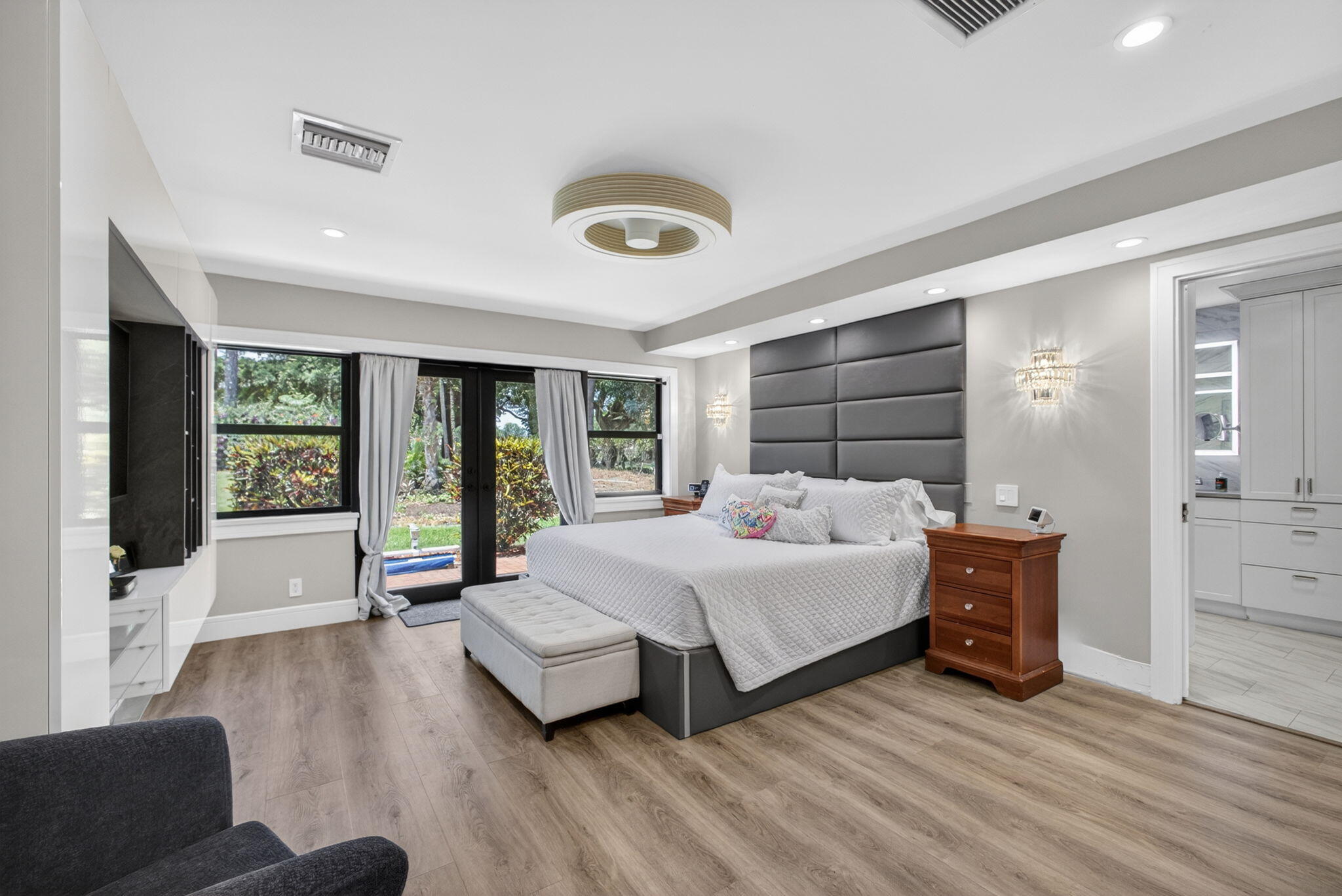 EASTPOINTE COUNTRY CLUB 8 - Residential