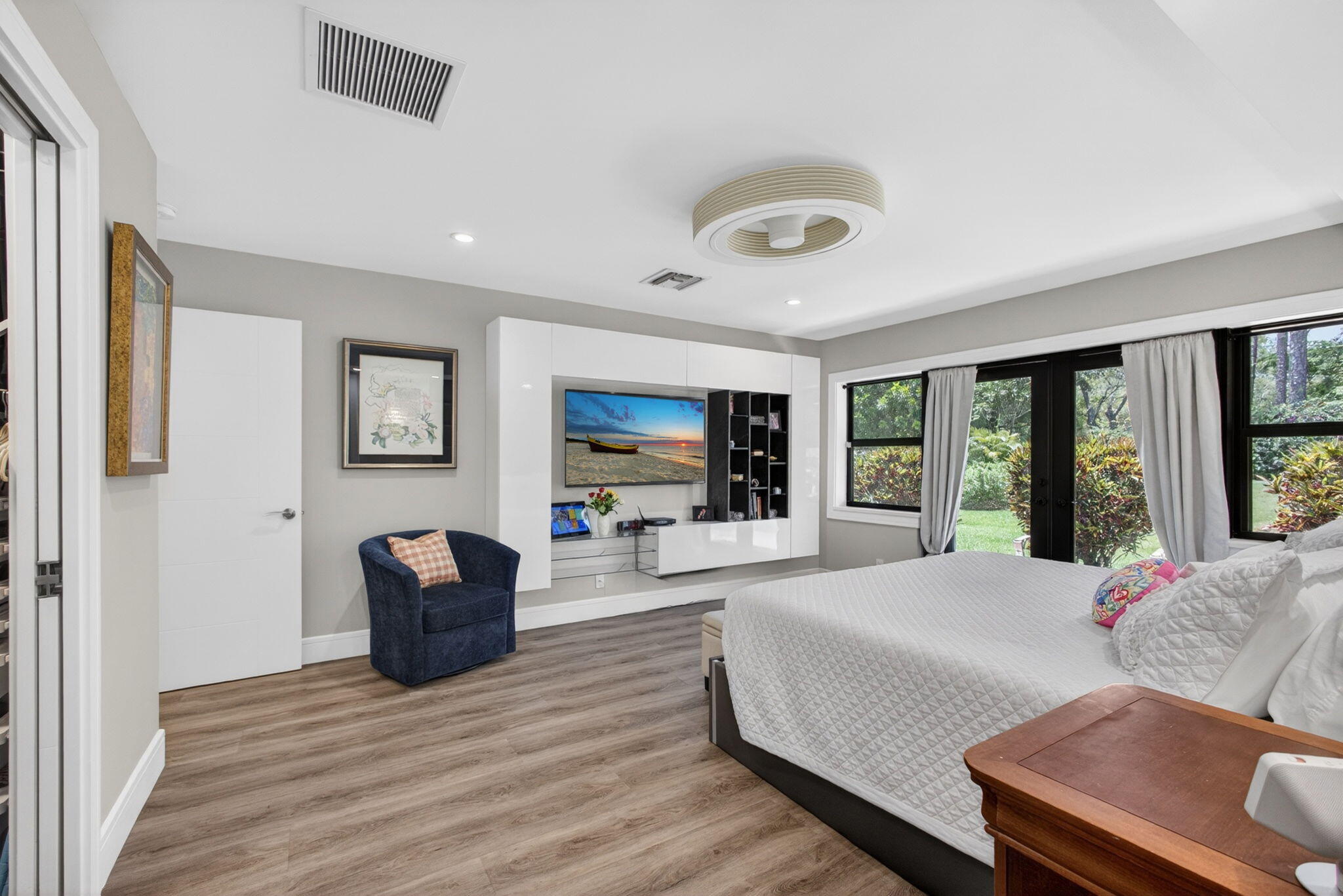 EASTPOINTE COUNTRY CLUB 8 - Residential