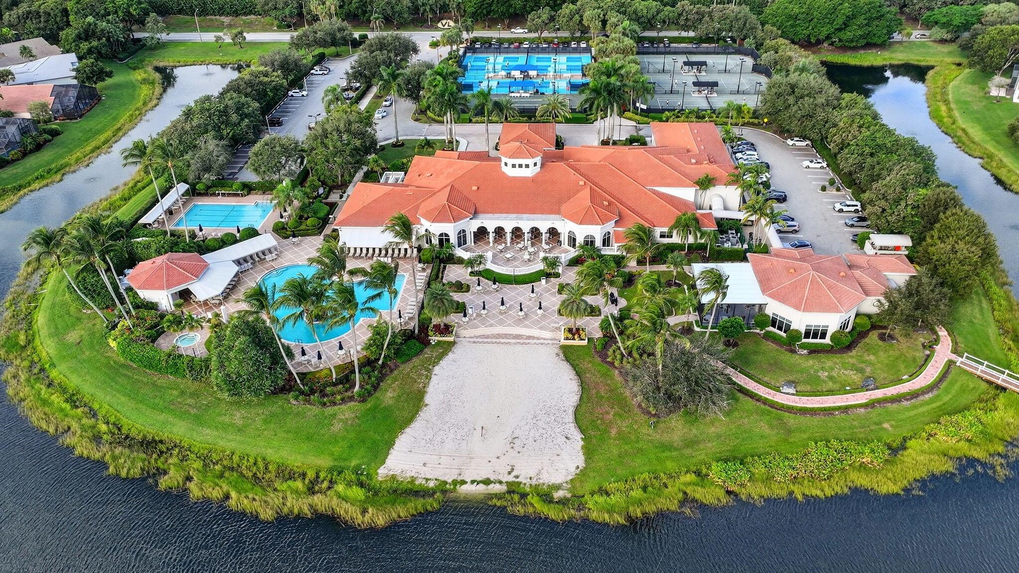 VALENCIA LAKES - Residential