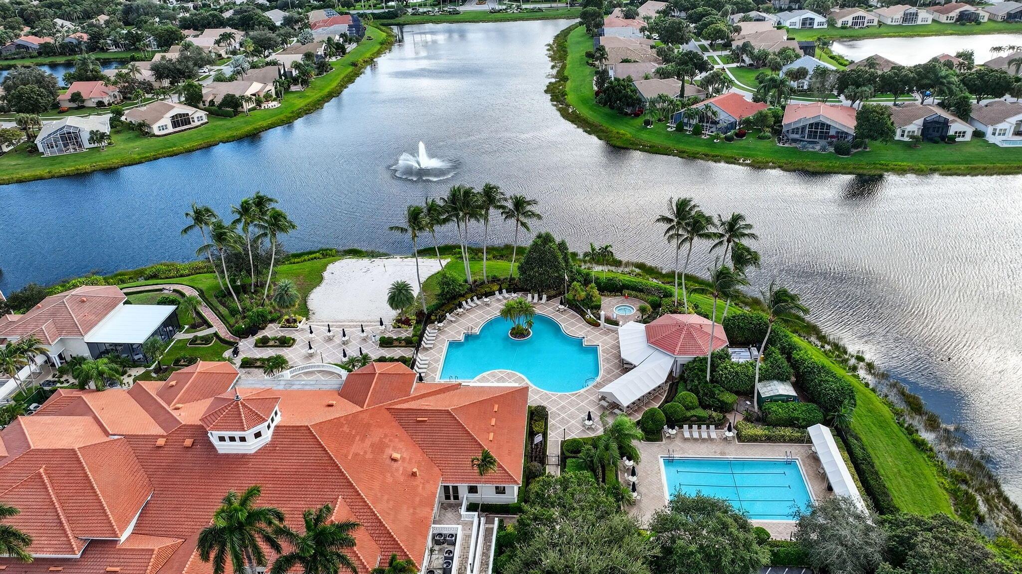 VALENCIA LAKES - Residential