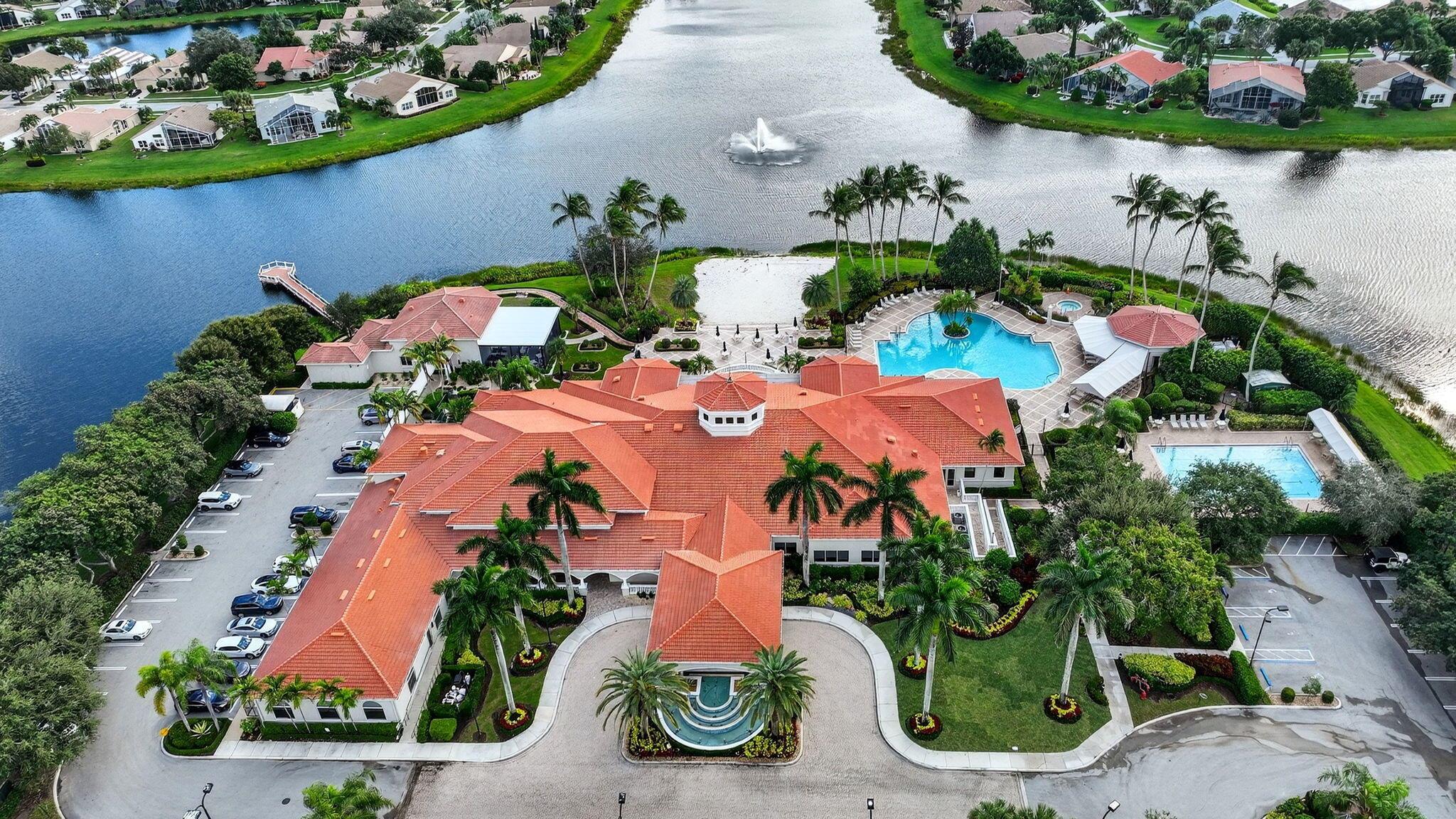 VALENCIA LAKES - Residential