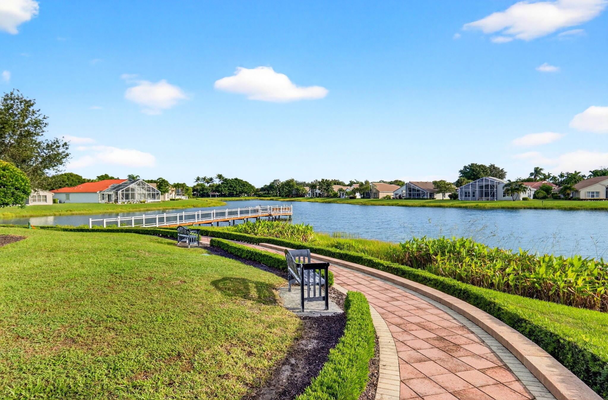 VALENCIA LAKES - Residential