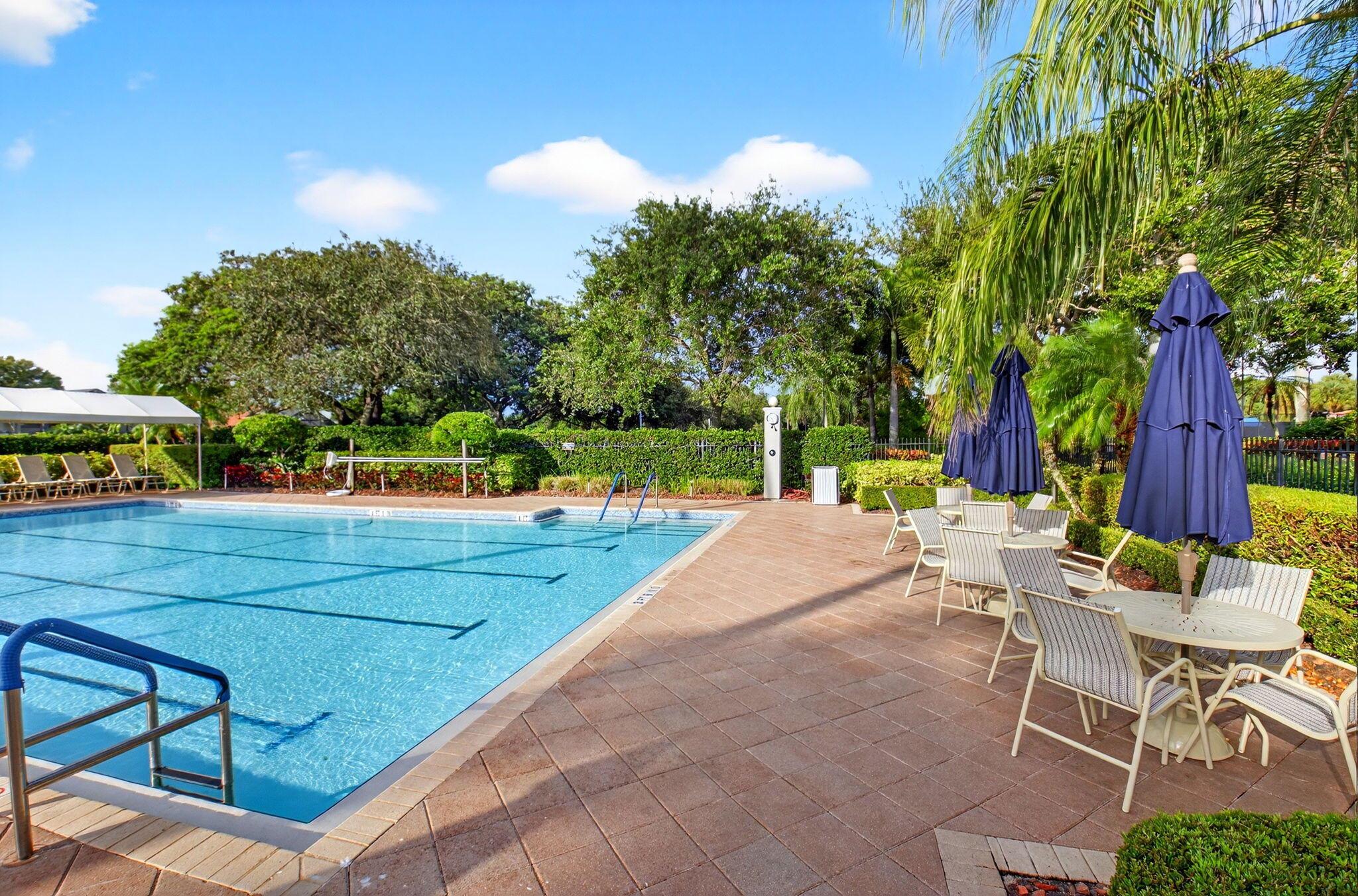 VALENCIA LAKES - Residential