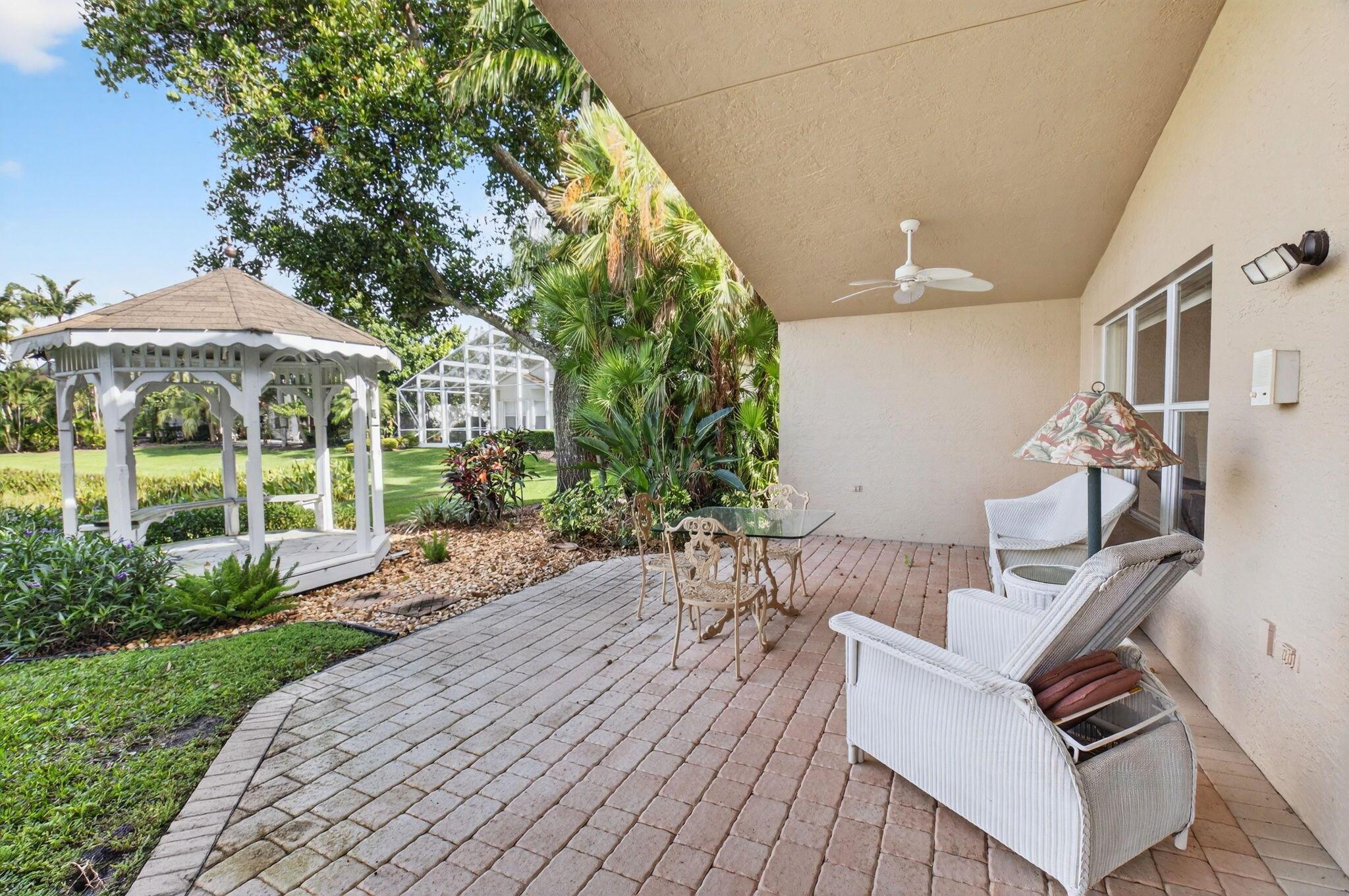 VALENCIA LAKES - Residential