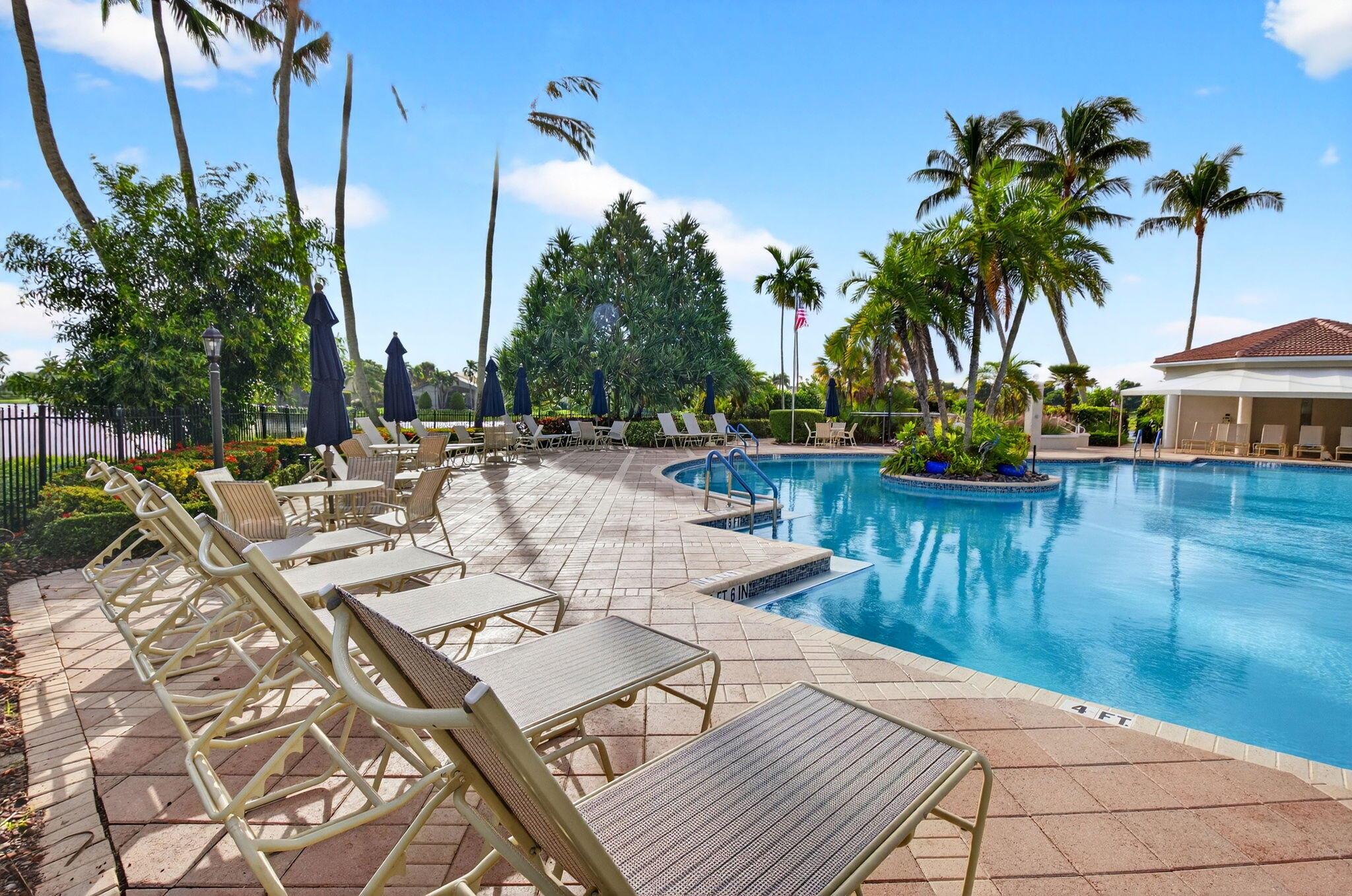 VALENCIA LAKES - Residential