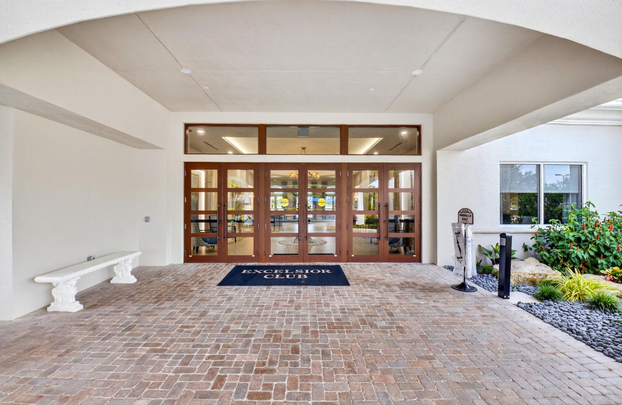 VALENCIA LAKES - Residential