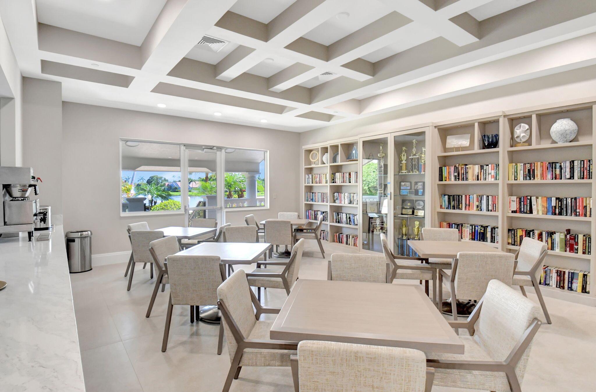 VALENCIA LAKES - Residential