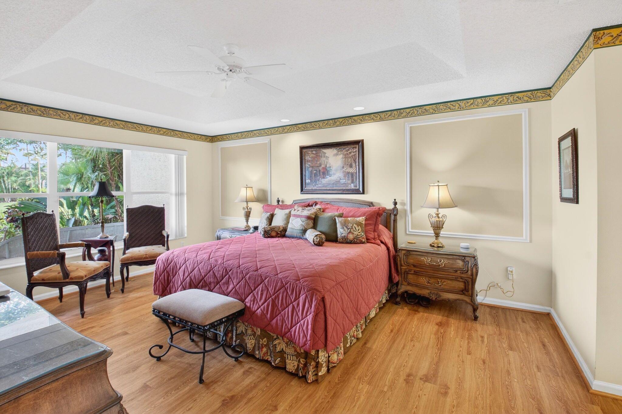 VALENCIA LAKES - Residential