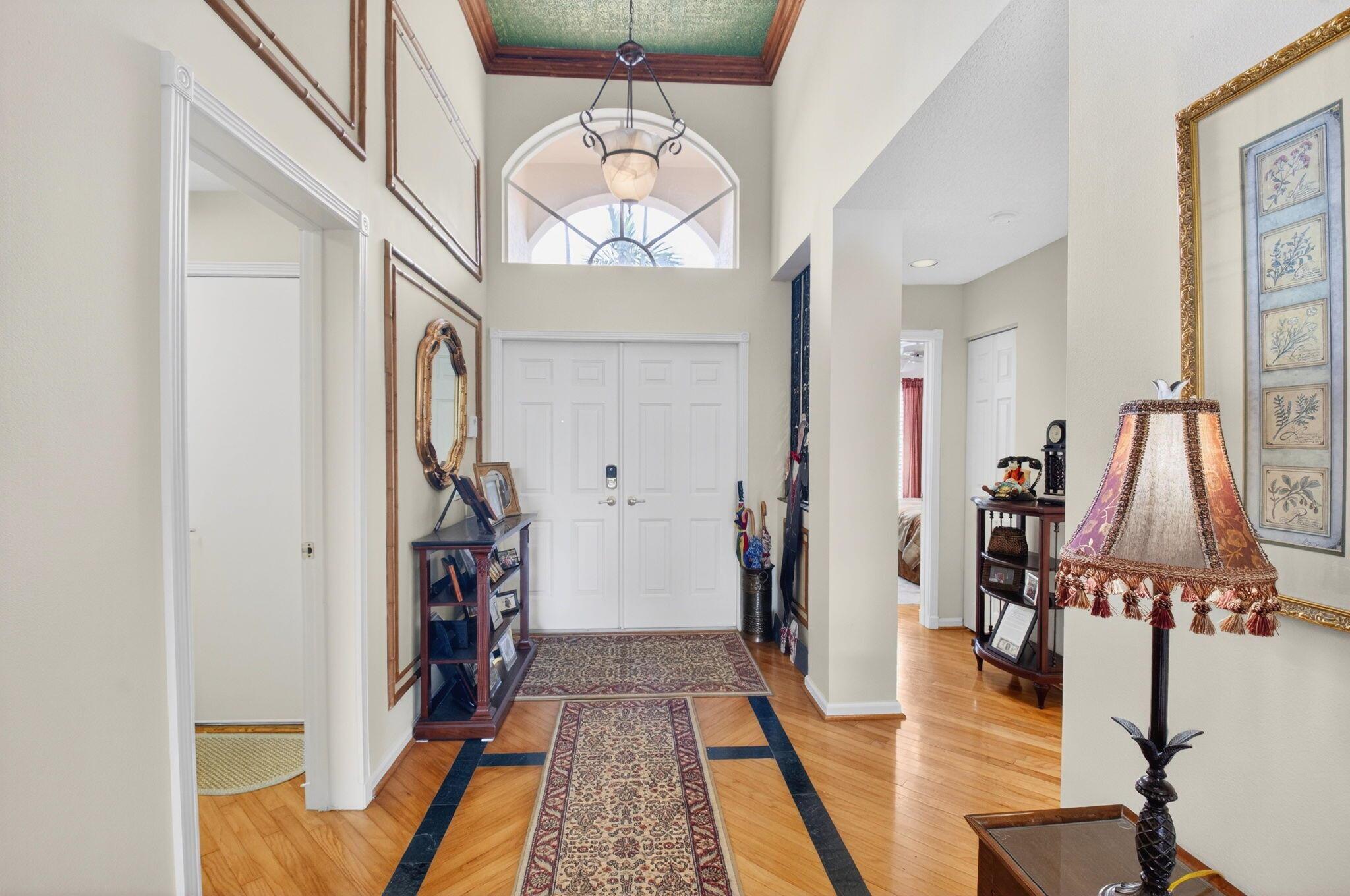 VALENCIA LAKES - Residential