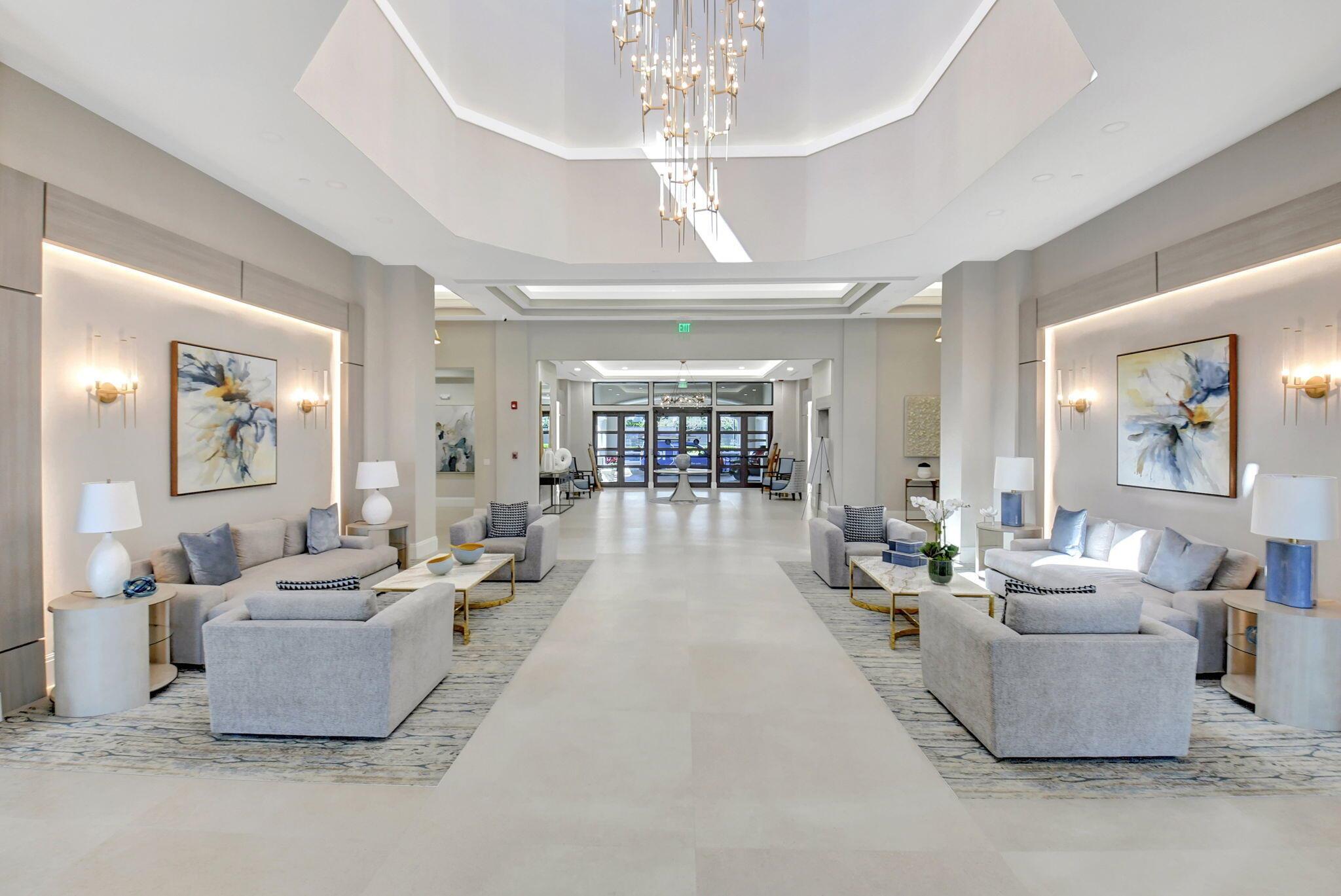 VALENCIA LAKES - Residential