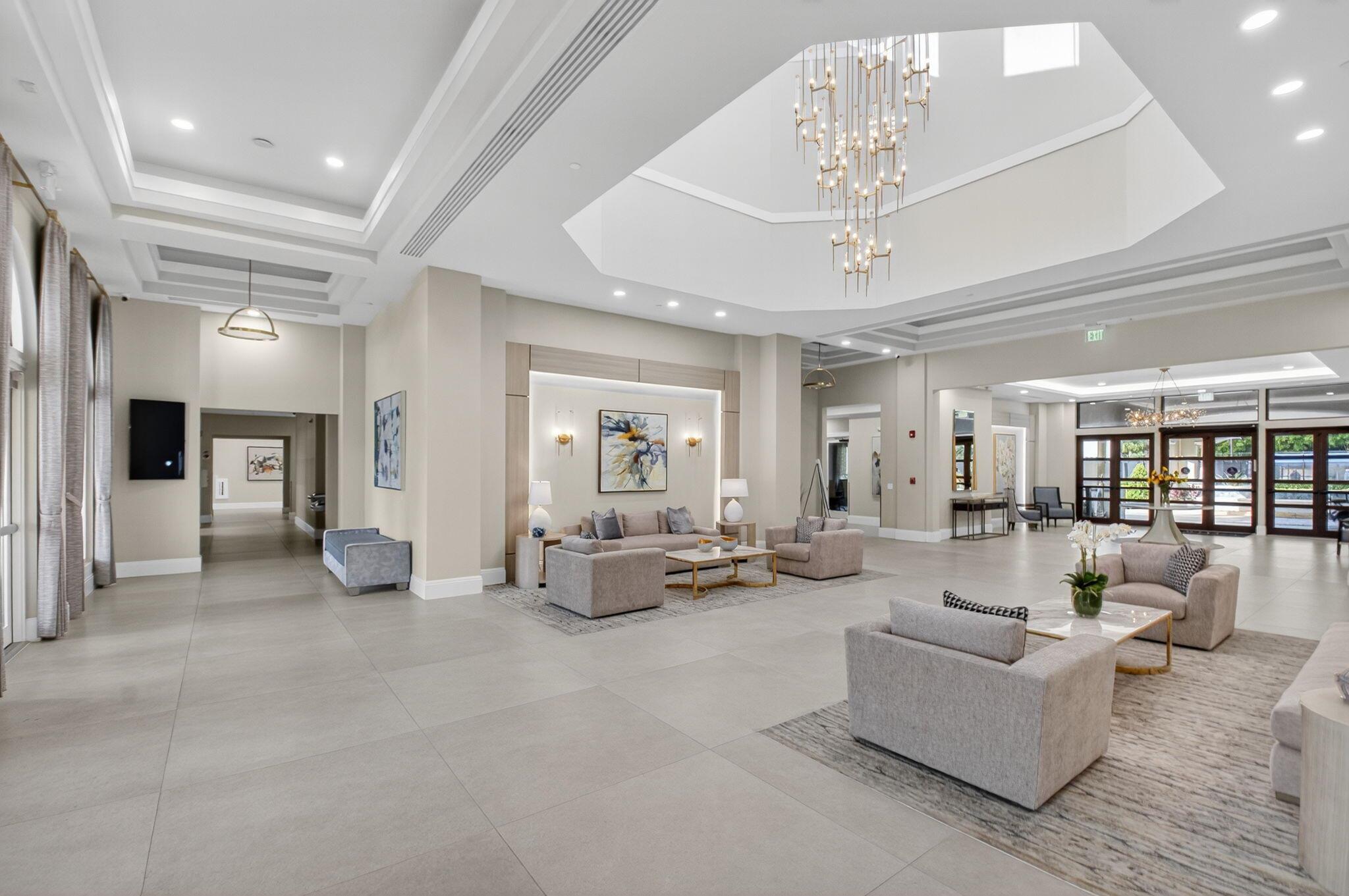 VALENCIA LAKES - Residential