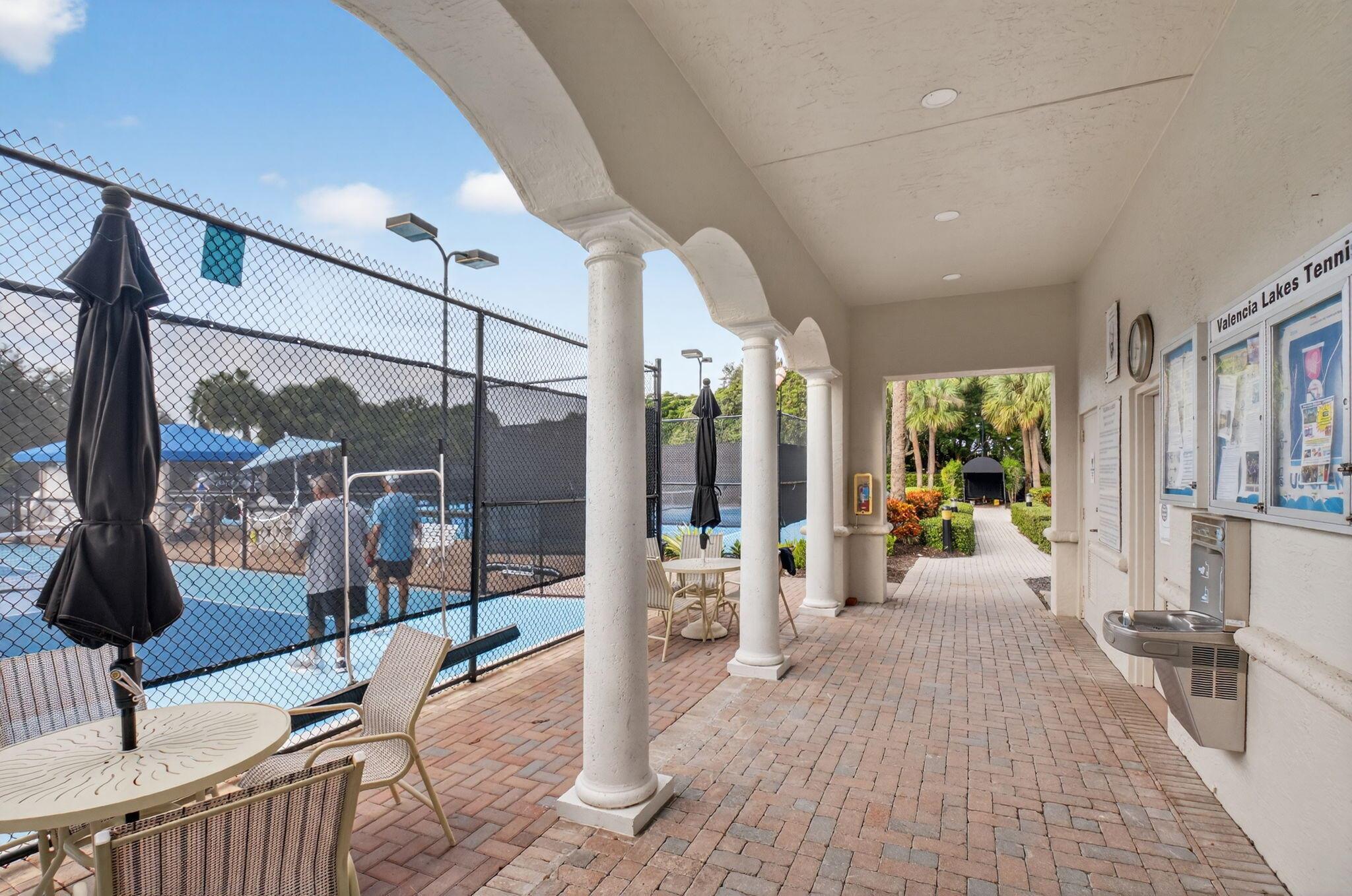 VALENCIA LAKES - Residential