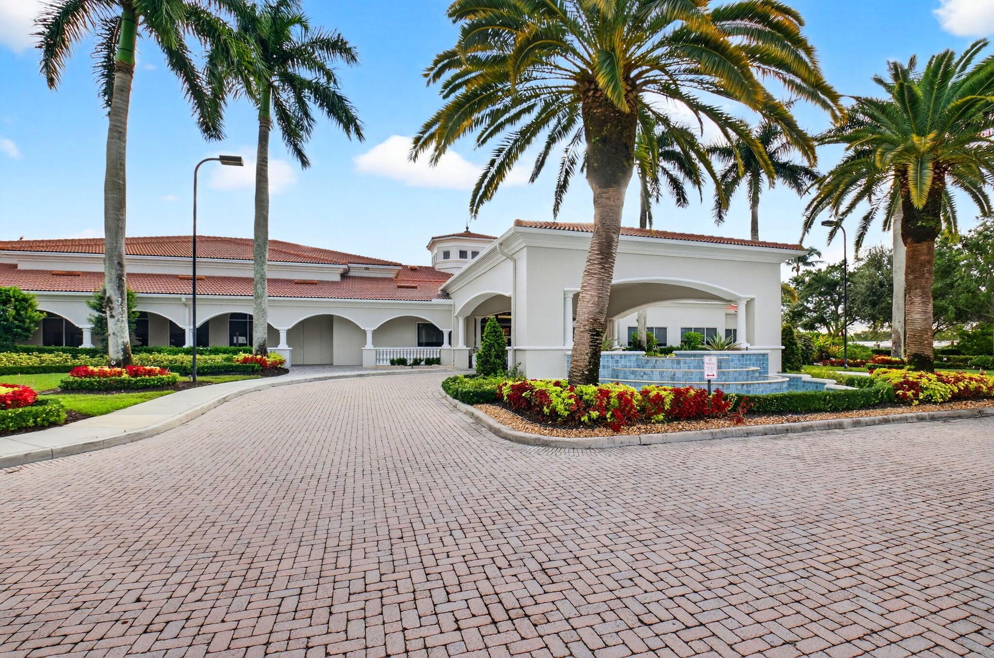 VALENCIA LAKES - Residential