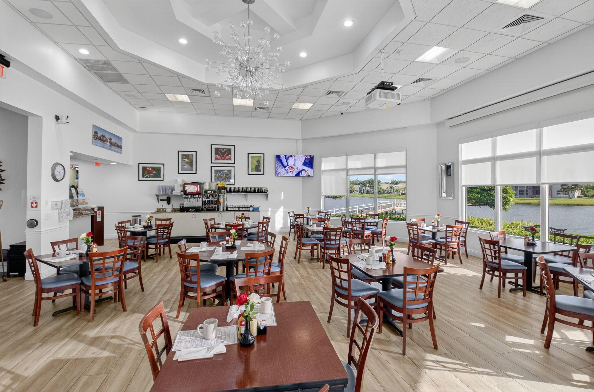 VALENCIA LAKES - Residential