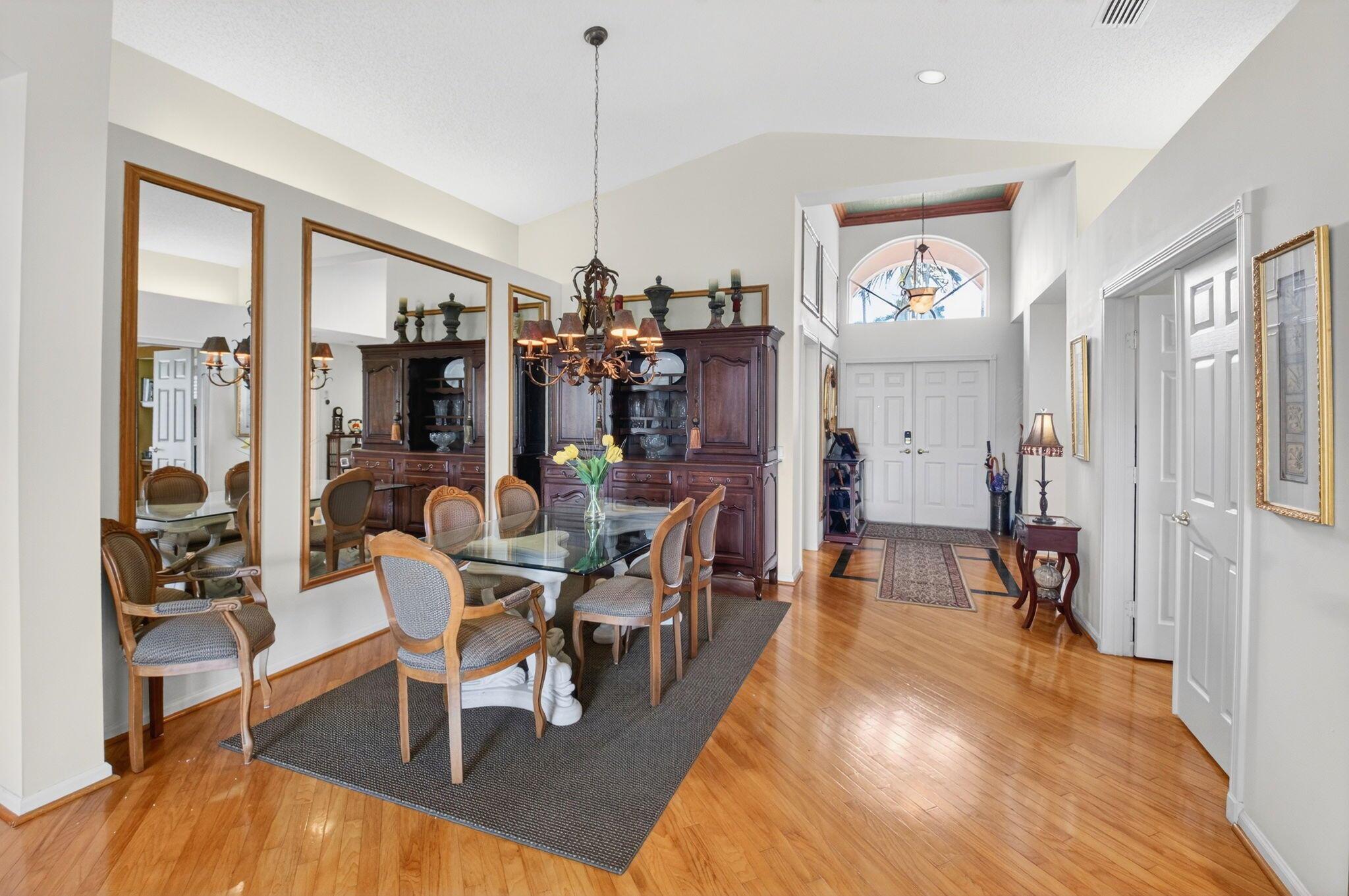 VALENCIA LAKES - Residential