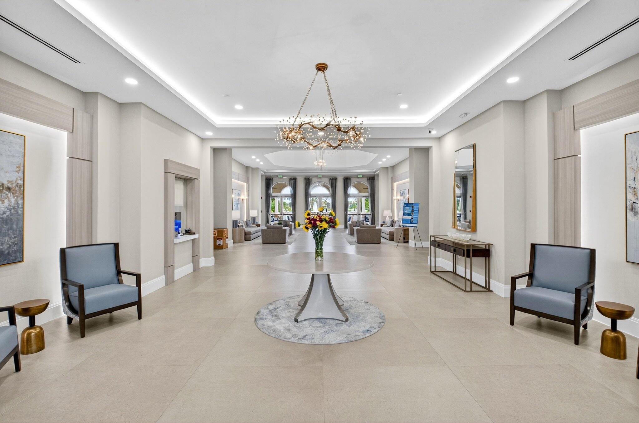 VALENCIA LAKES - Residential