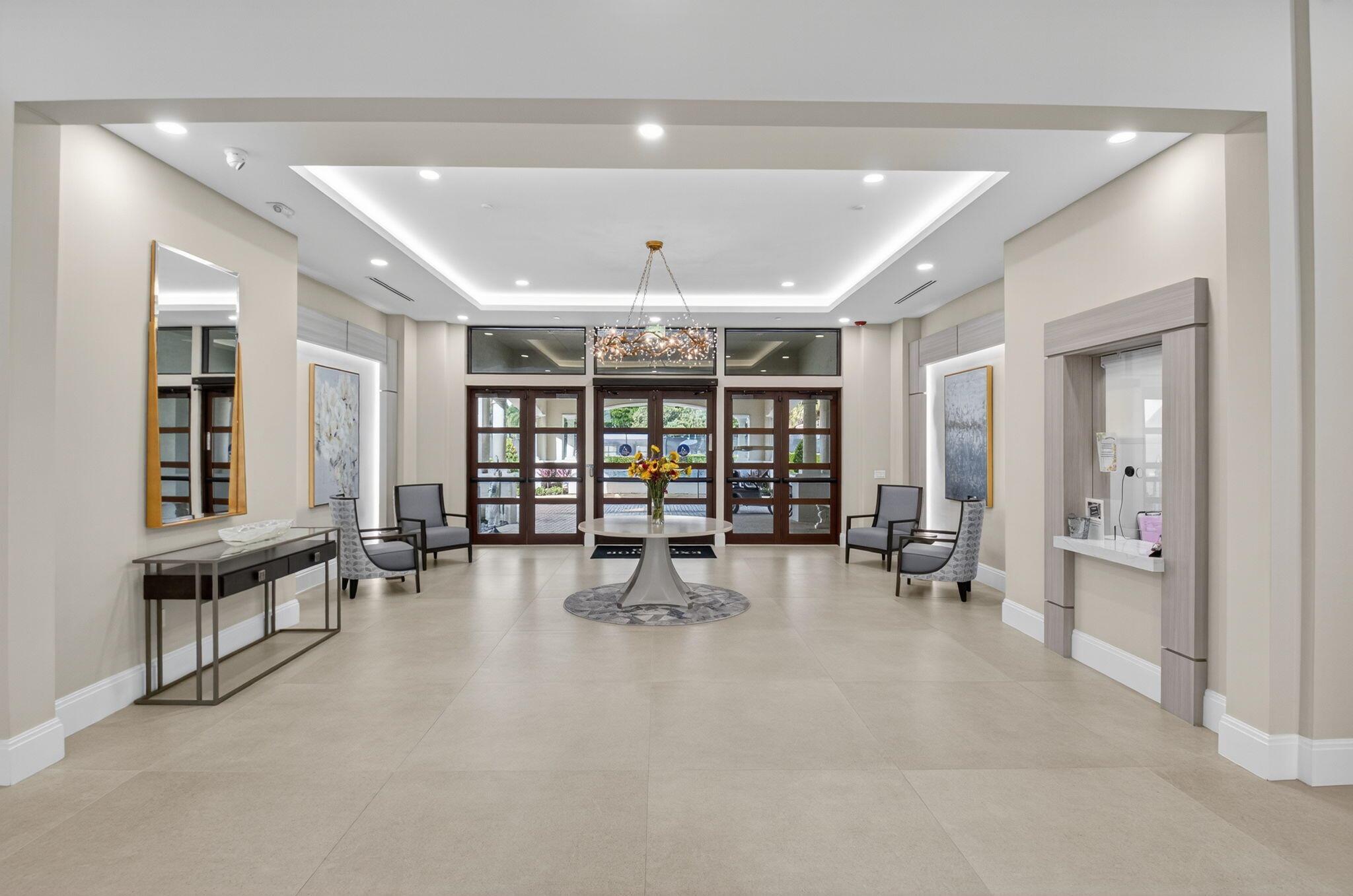 VALENCIA LAKES - Residential