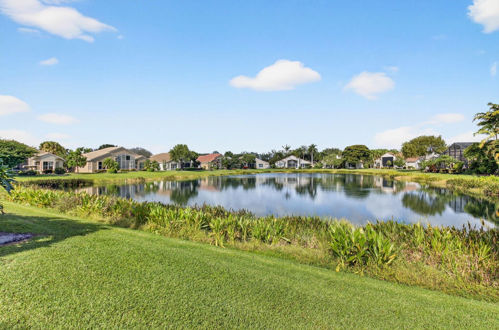 VALENCIA LAKES - Residential