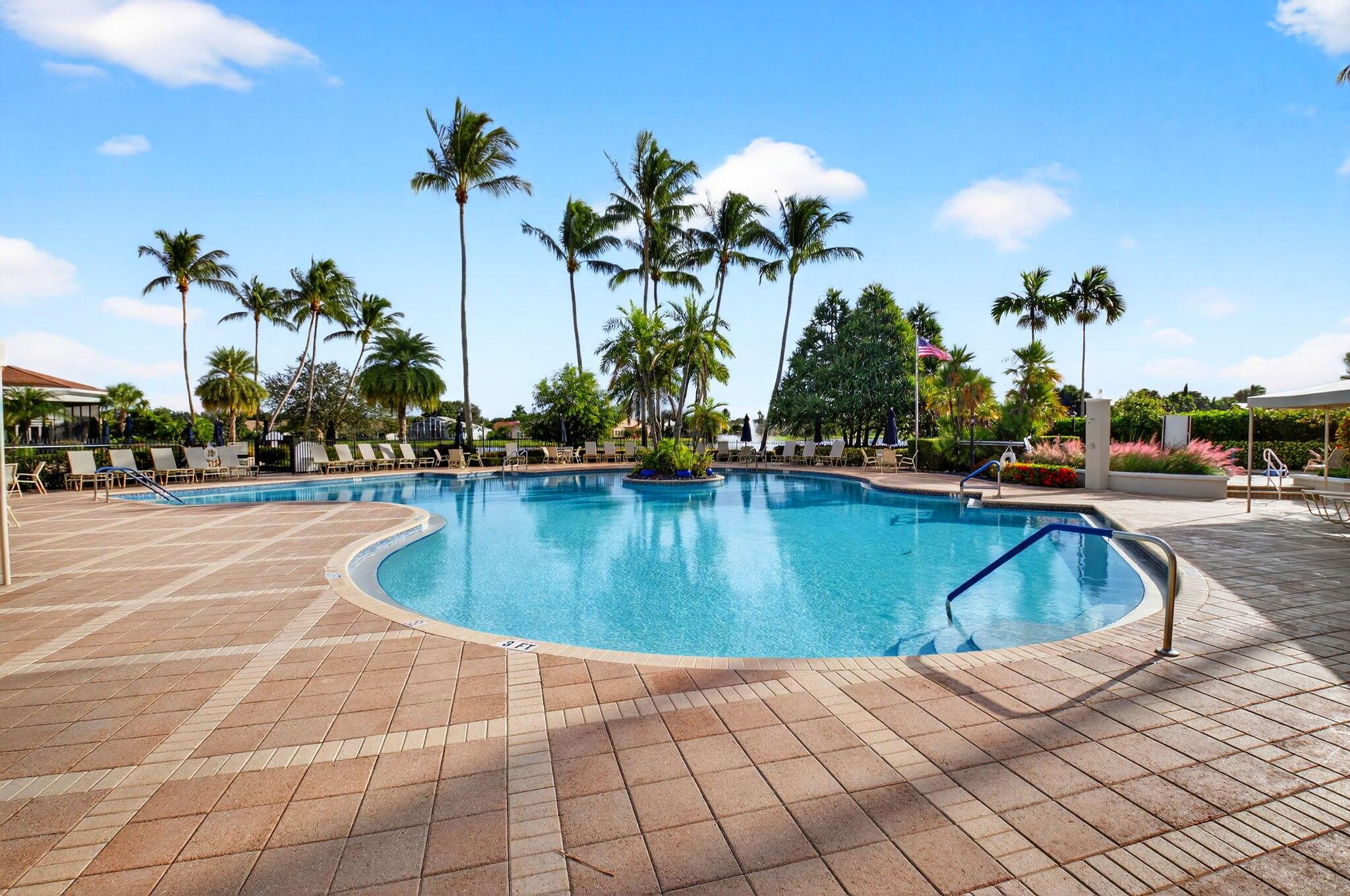 VALENCIA LAKES - Residential