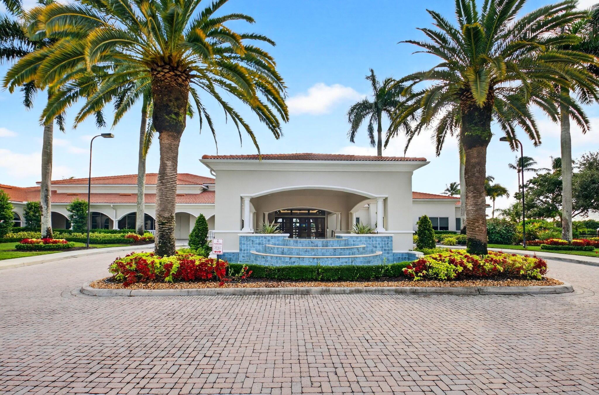 VALENCIA LAKES - Residential