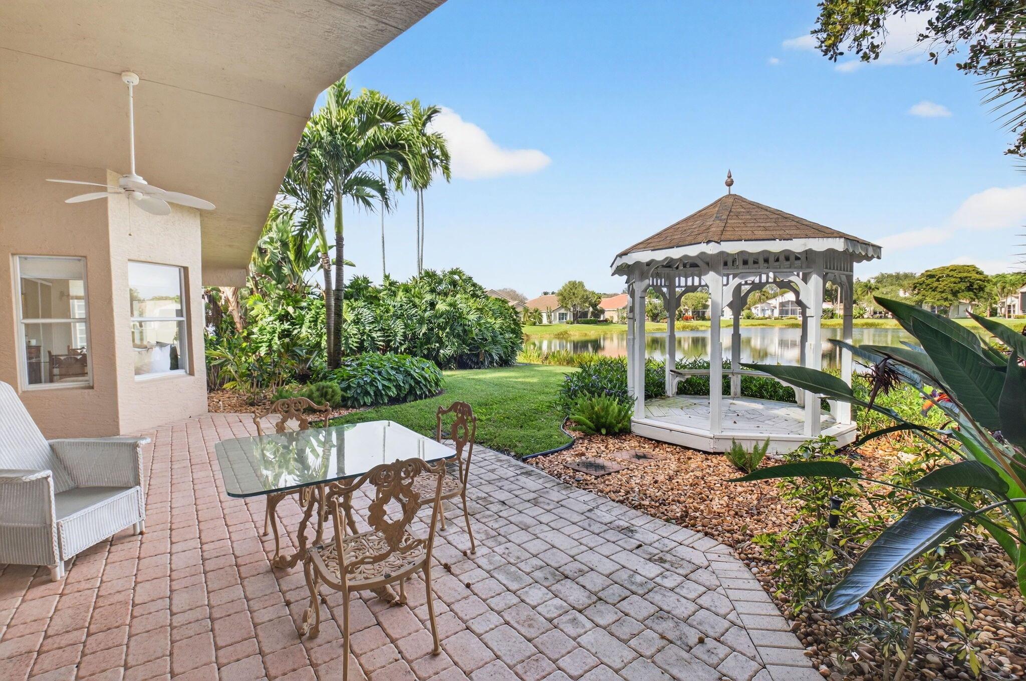 VALENCIA LAKES - Residential