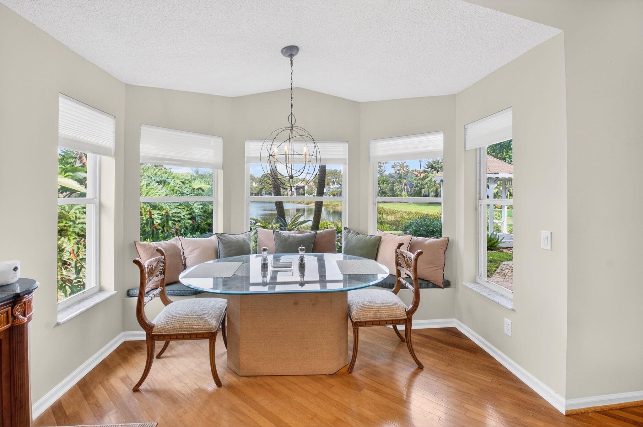 VALENCIA LAKES - Residential