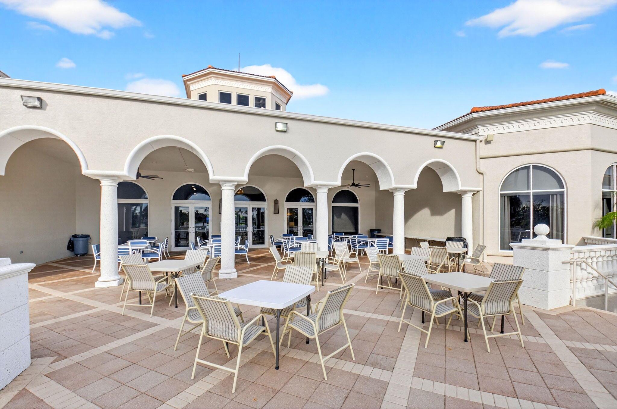 VALENCIA LAKES - Residential