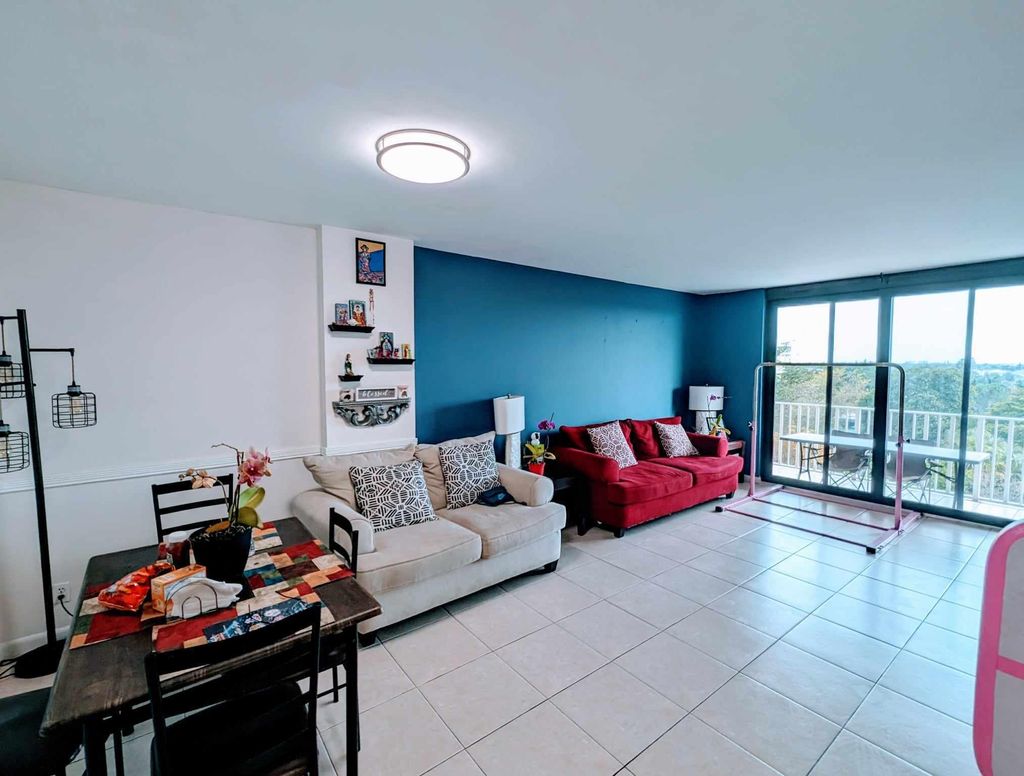 Photo of 901 Hillcrest Drive #604, Hollywood, FL 33021 (MLS # R10965885)
