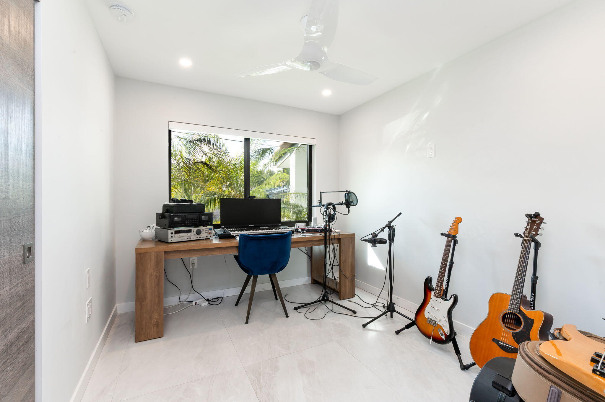 EDGEWATER ESTATES - Residential