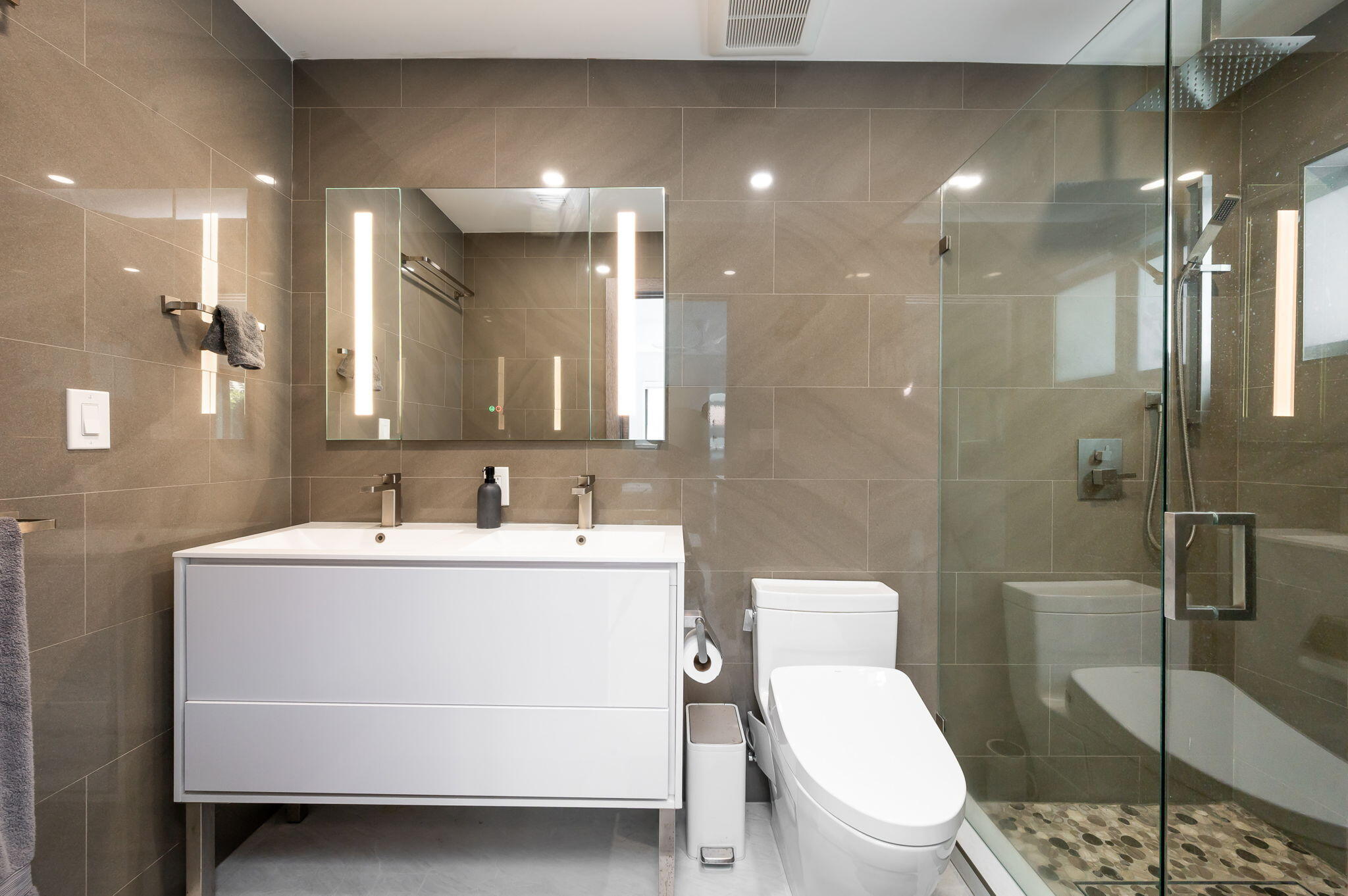 EDGEWATER ESTATES - Residential