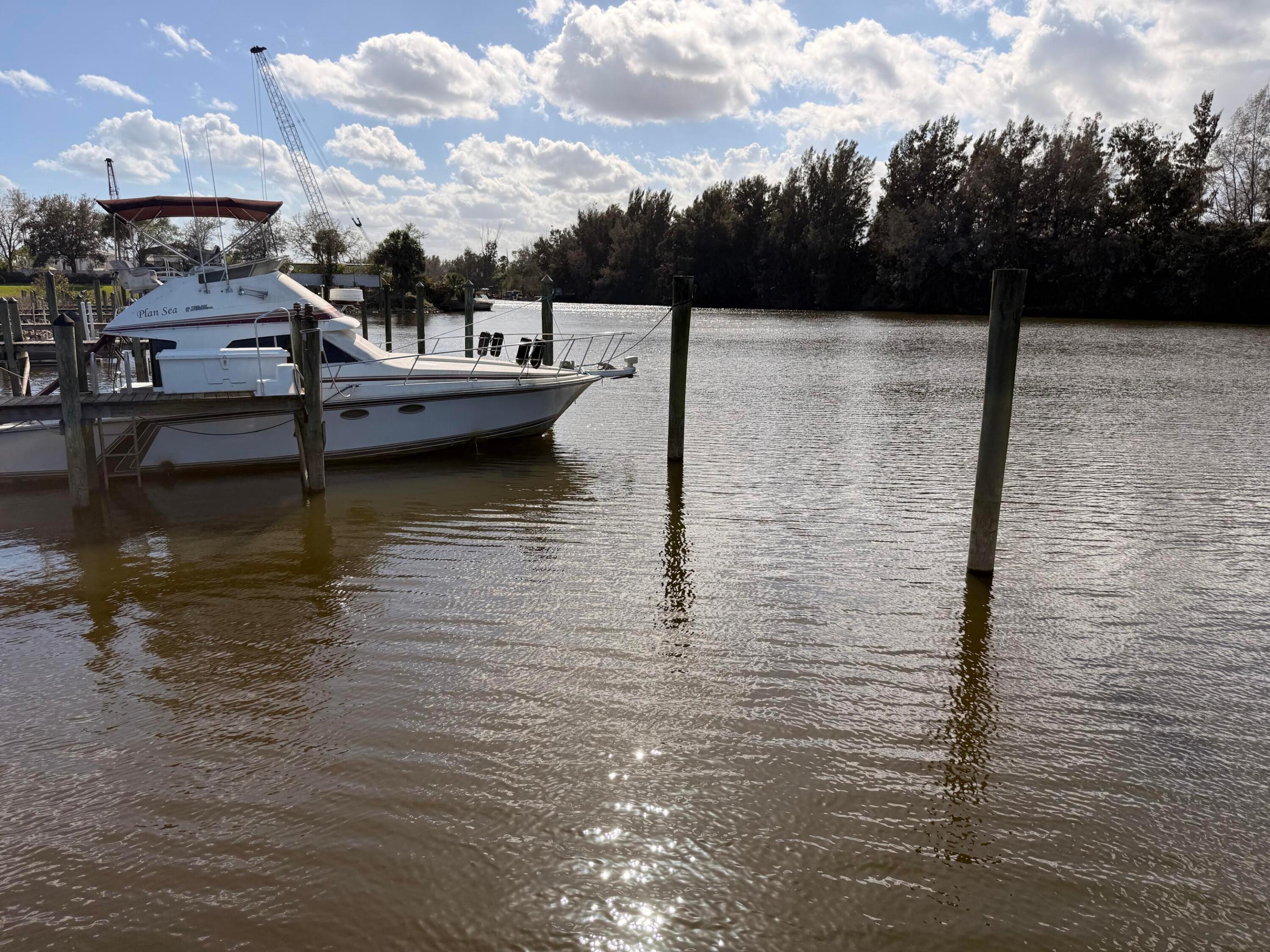 3345 SW Porpoise Circle SW