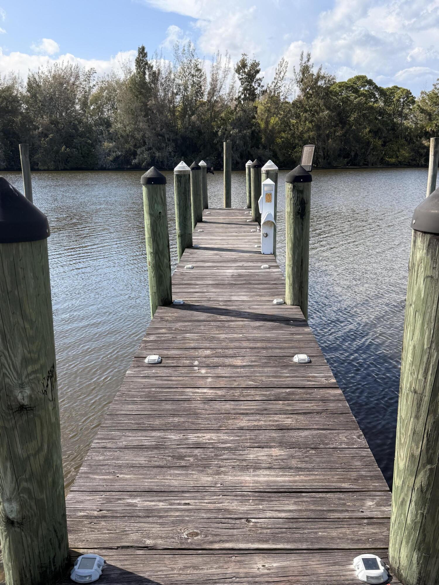 3345 SW Porpoise Circle SW