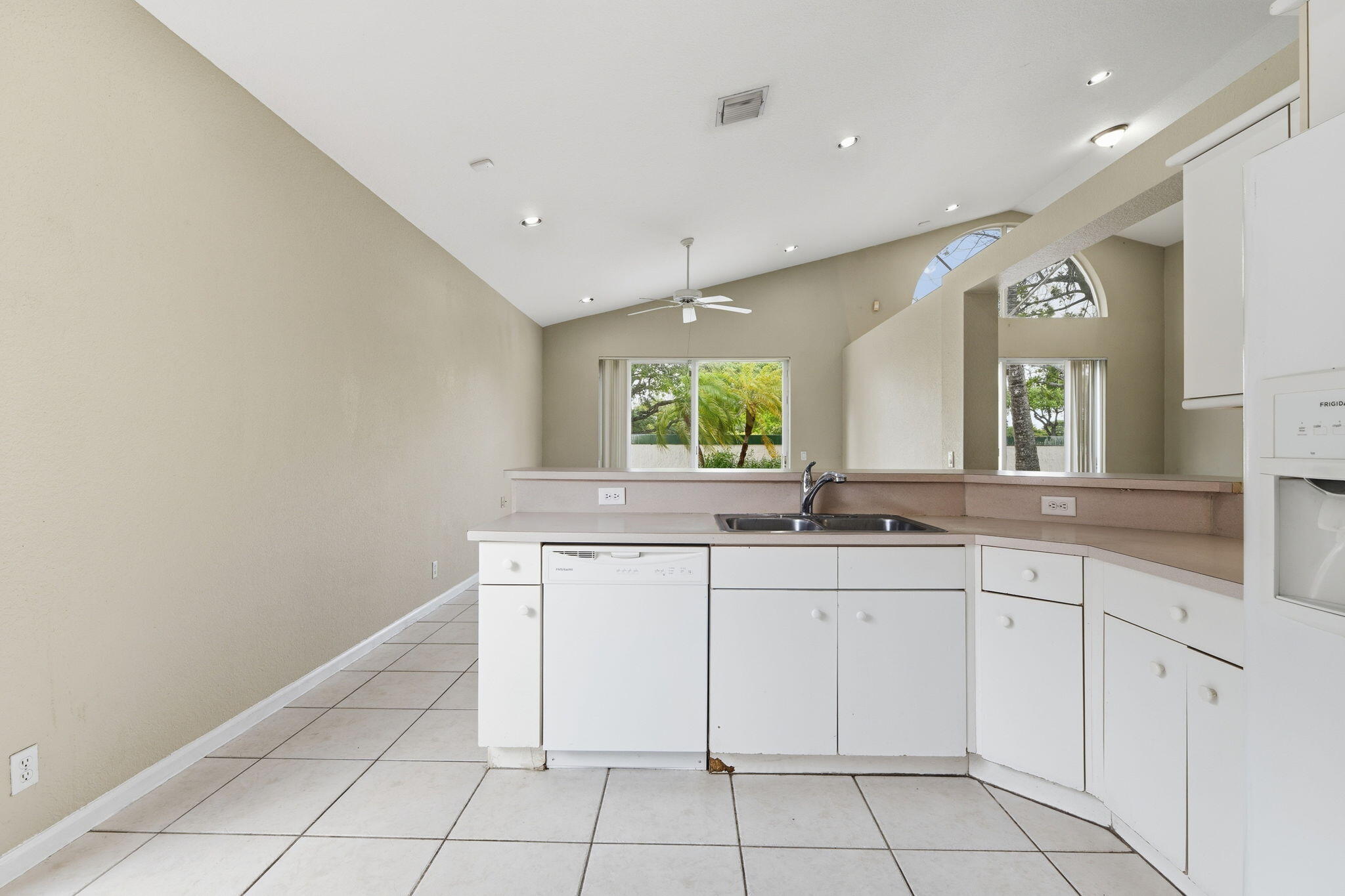 Holiday Spgs East 133-49 - Residential