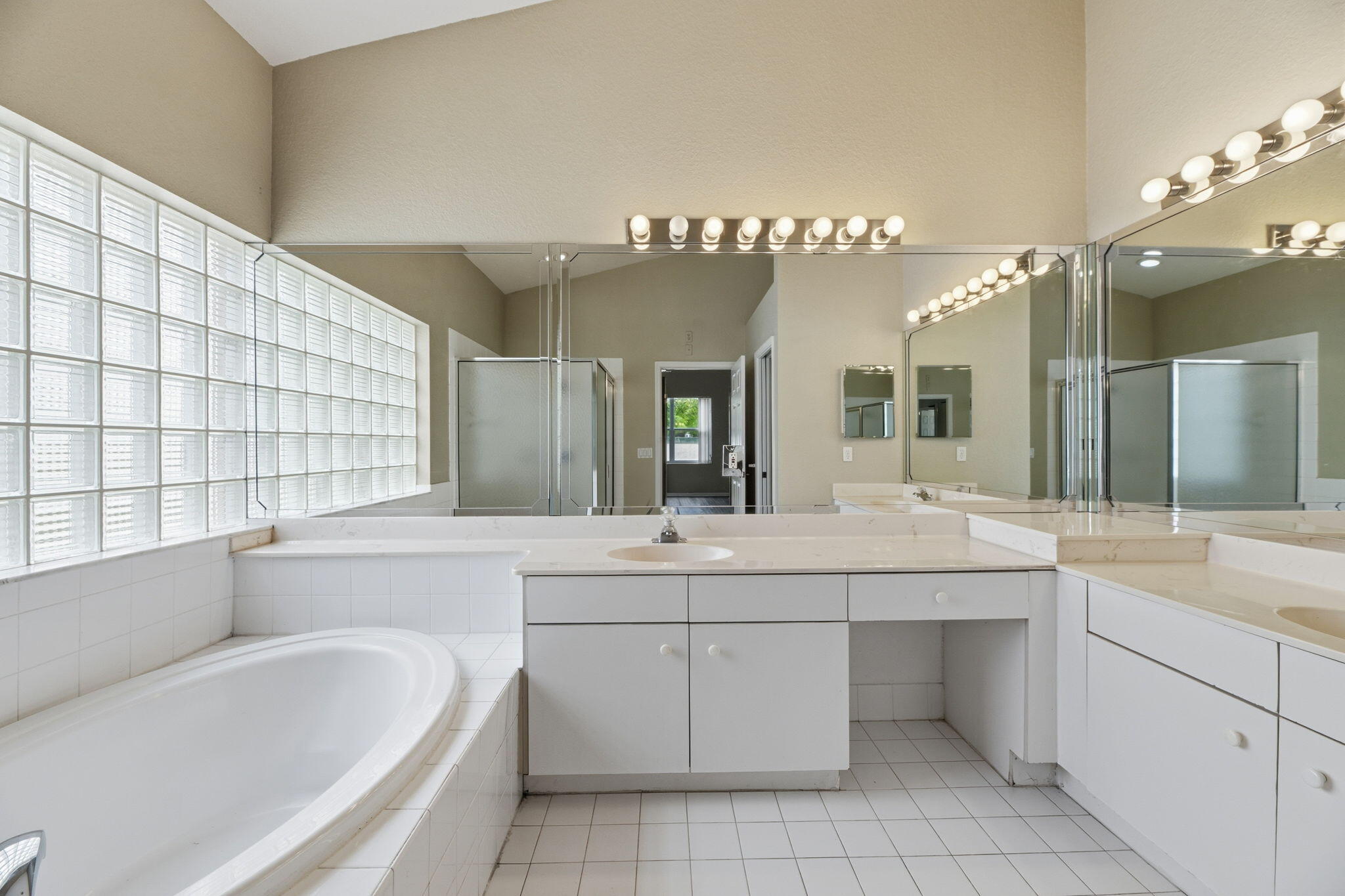 Holiday Spgs East 133-49 - Residential