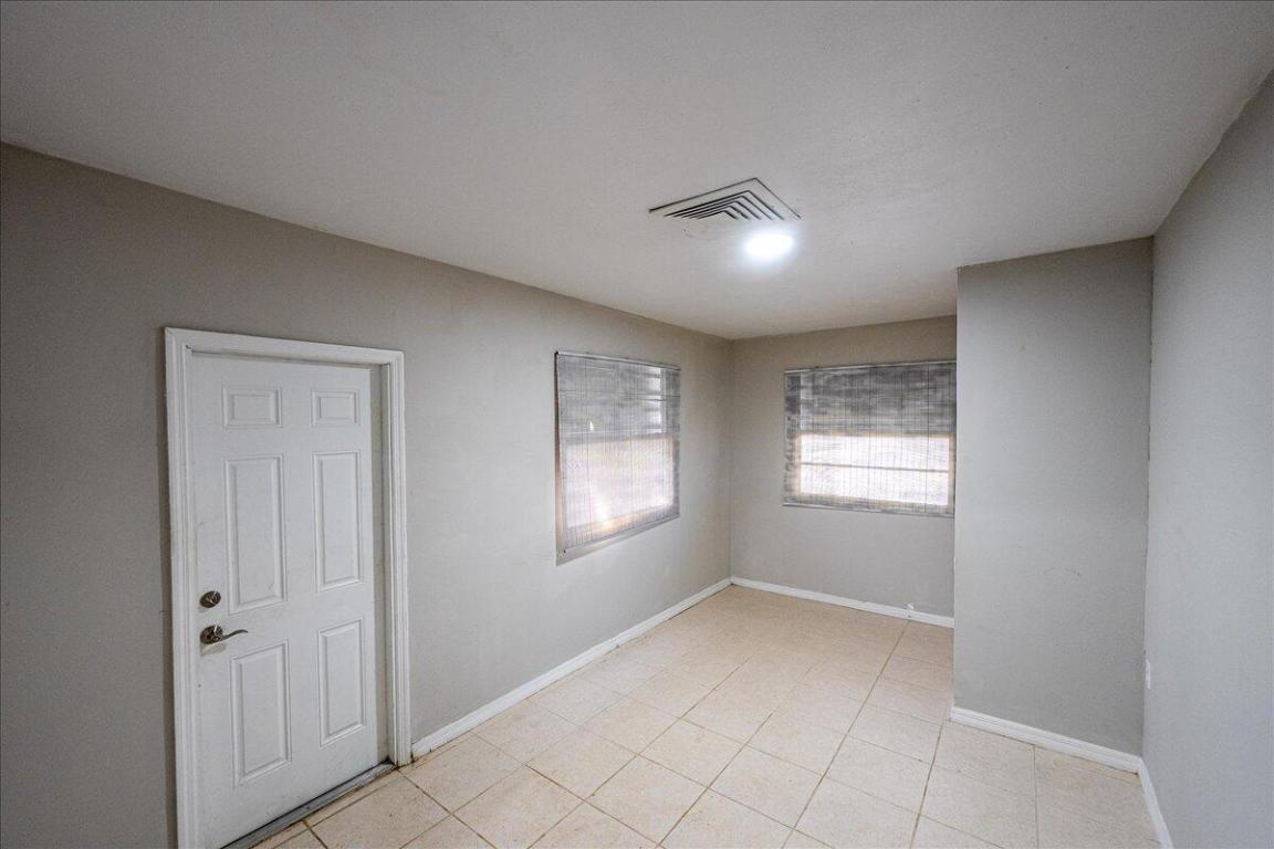 MARAVILLA PLAZA - Residential