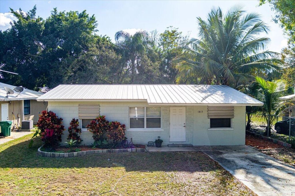 Photo of 1813 Edgevale Road, Fort Pierce, FL 34982 (MLS # R11153547)