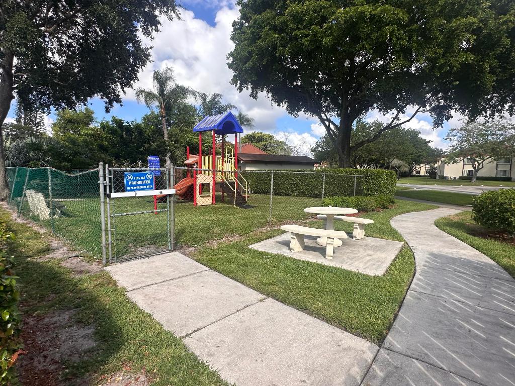 Pine Ridge of Haverhill - Residential