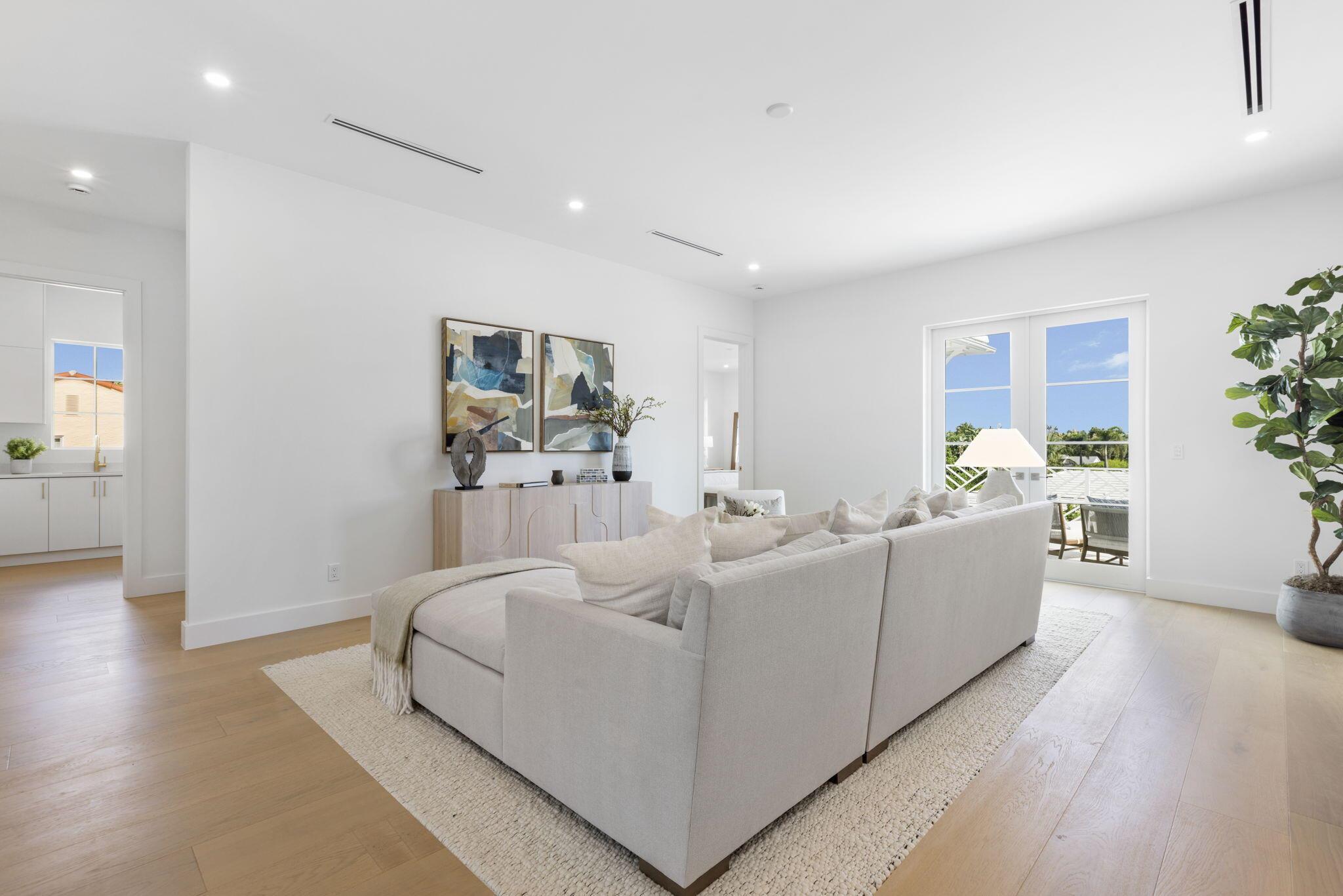 LAKEWOOD - Residential