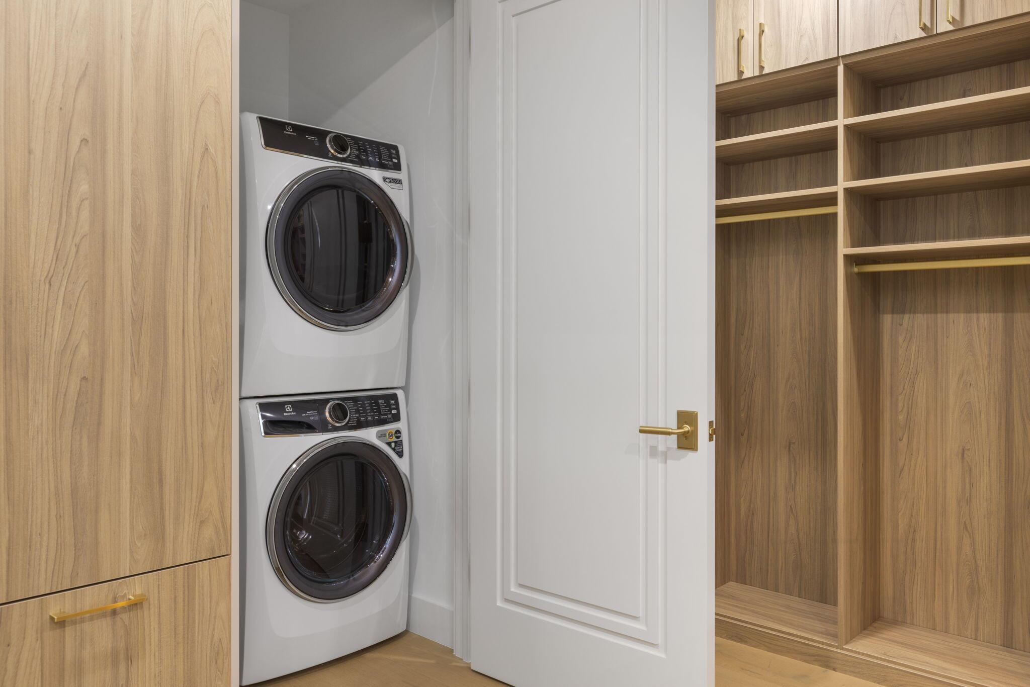 LAKEWOOD - Residential