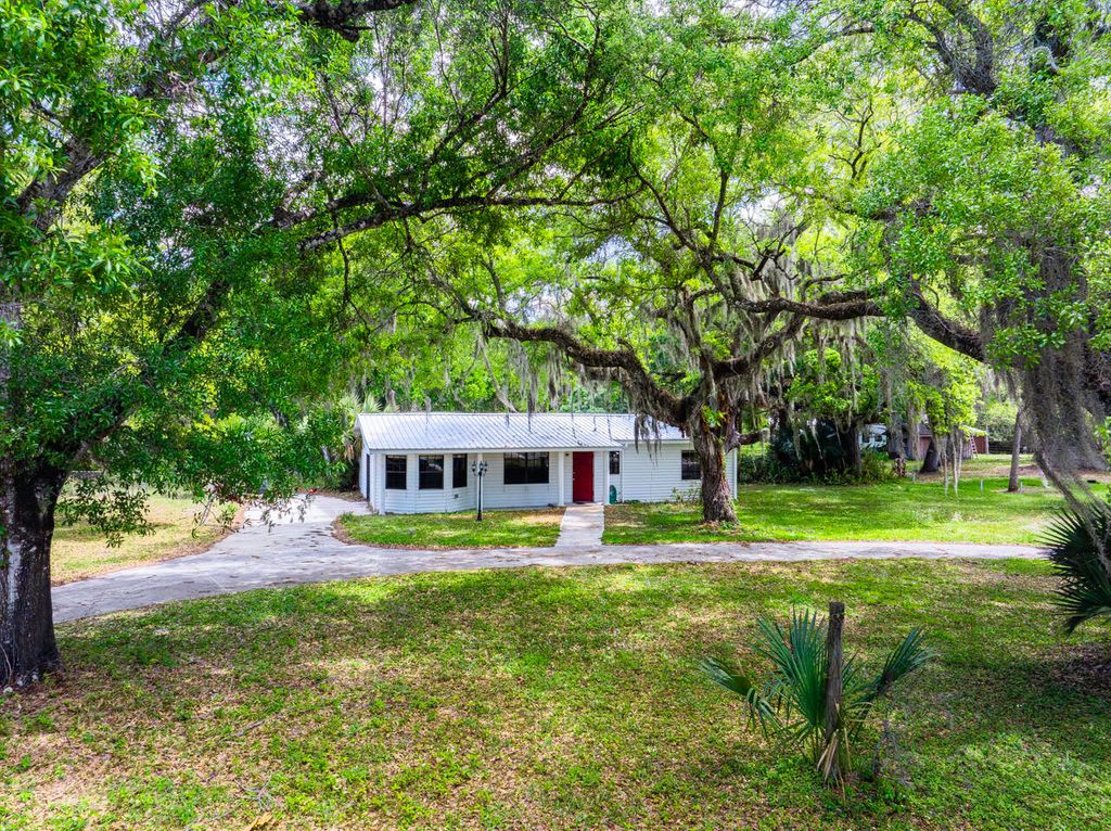 Photo of 536 SE 16th Avenue, Okeechobee, FL 34974 (MLS # B26025649)