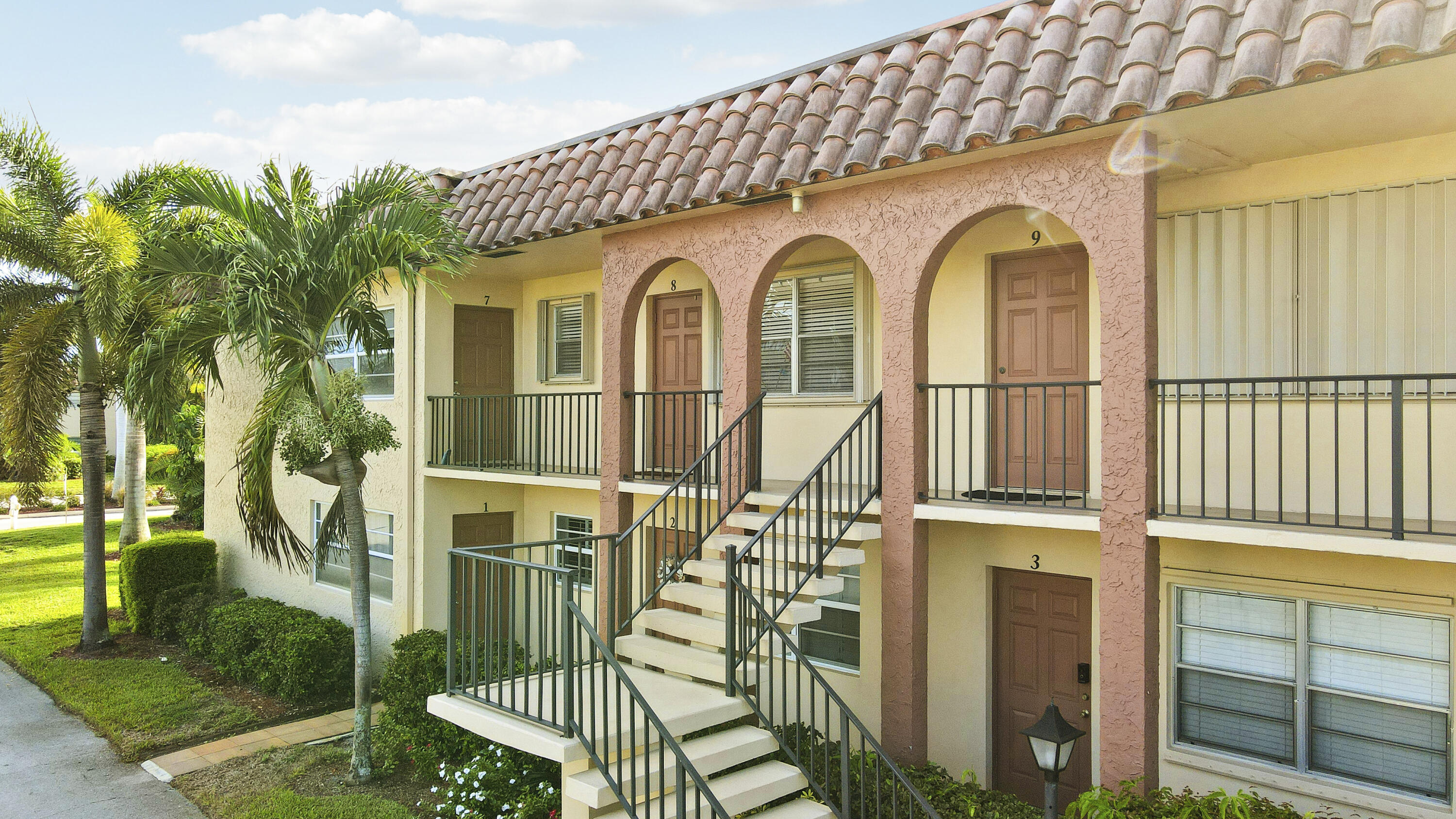 2600 S Kanner Highway Q8