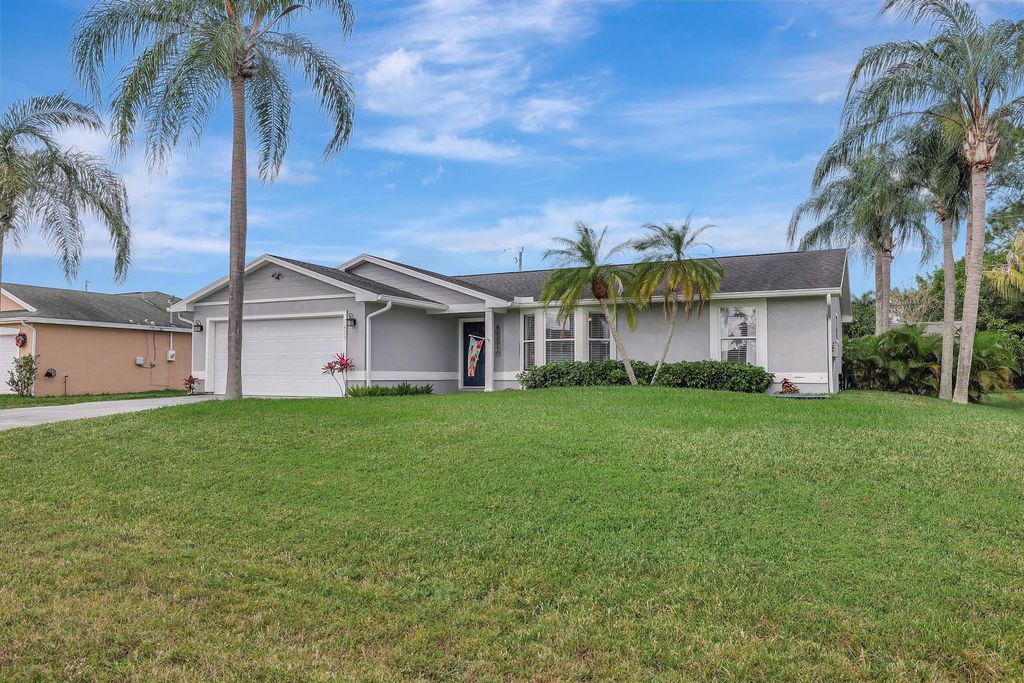 Photo of 1433 SW Bargello Avenue, Port Saint Lucie, FL 34953 (MLS # R10954234)