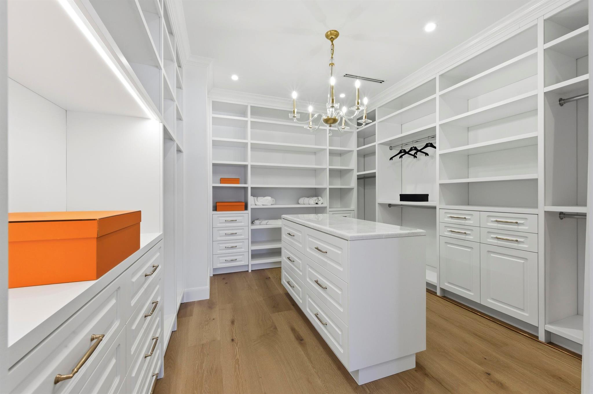 LAKEWOOD - Residential