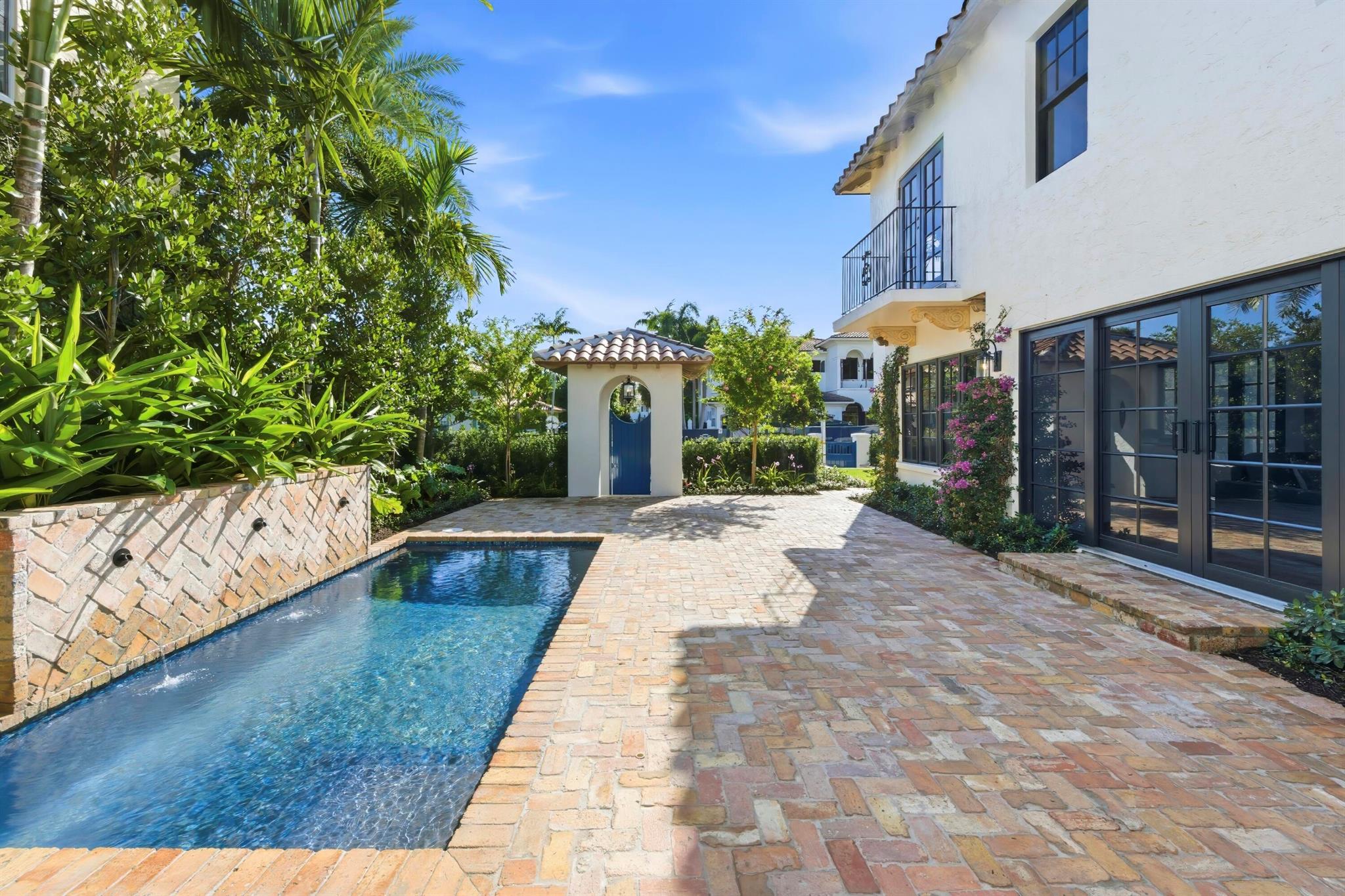 LAKEWOOD - Residential