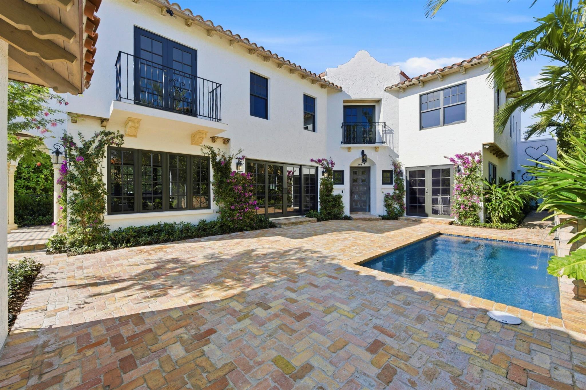 LAKEWOOD - Residential