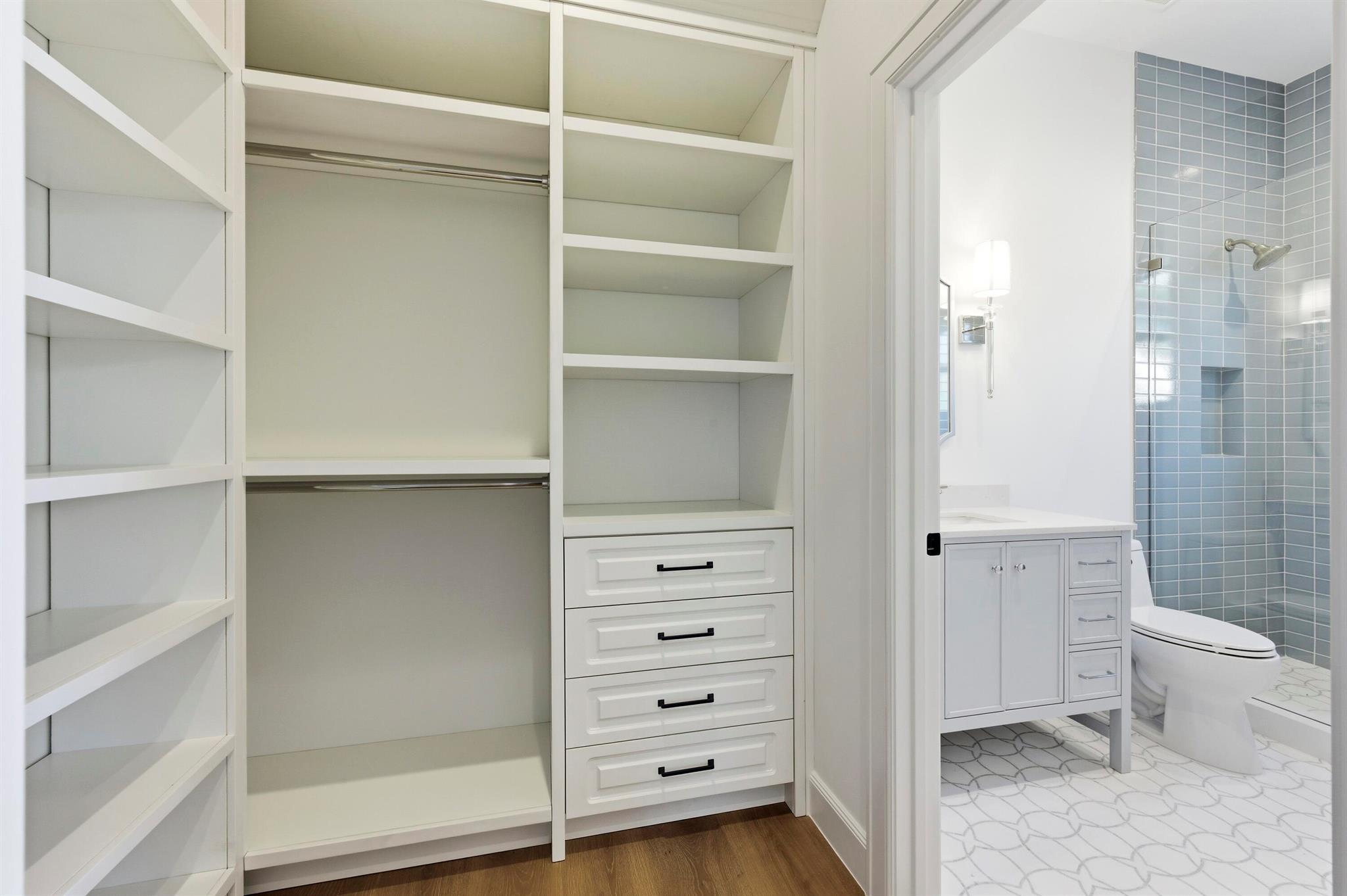 LAKEWOOD - Residential