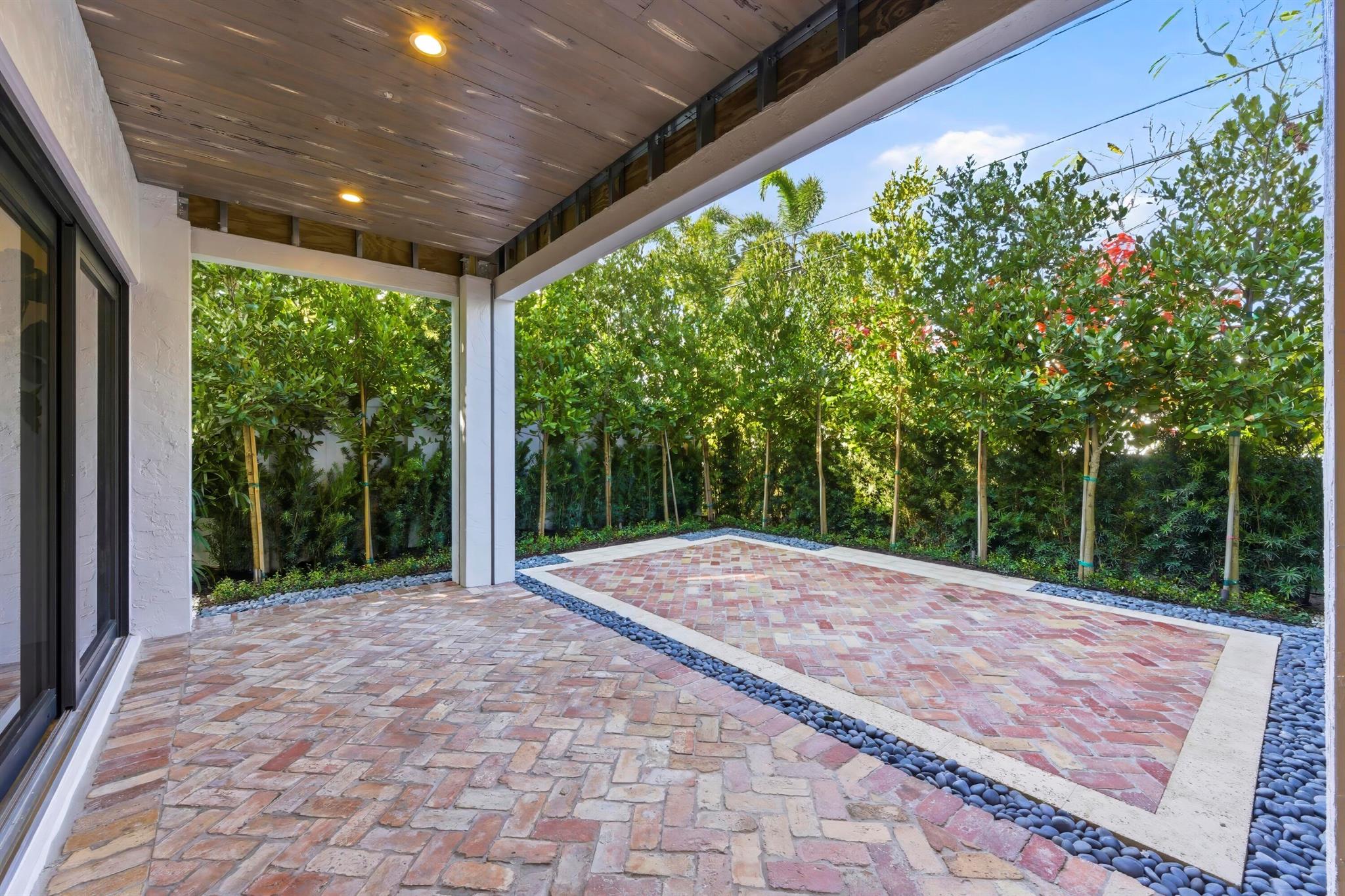 LAKEWOOD - Residential