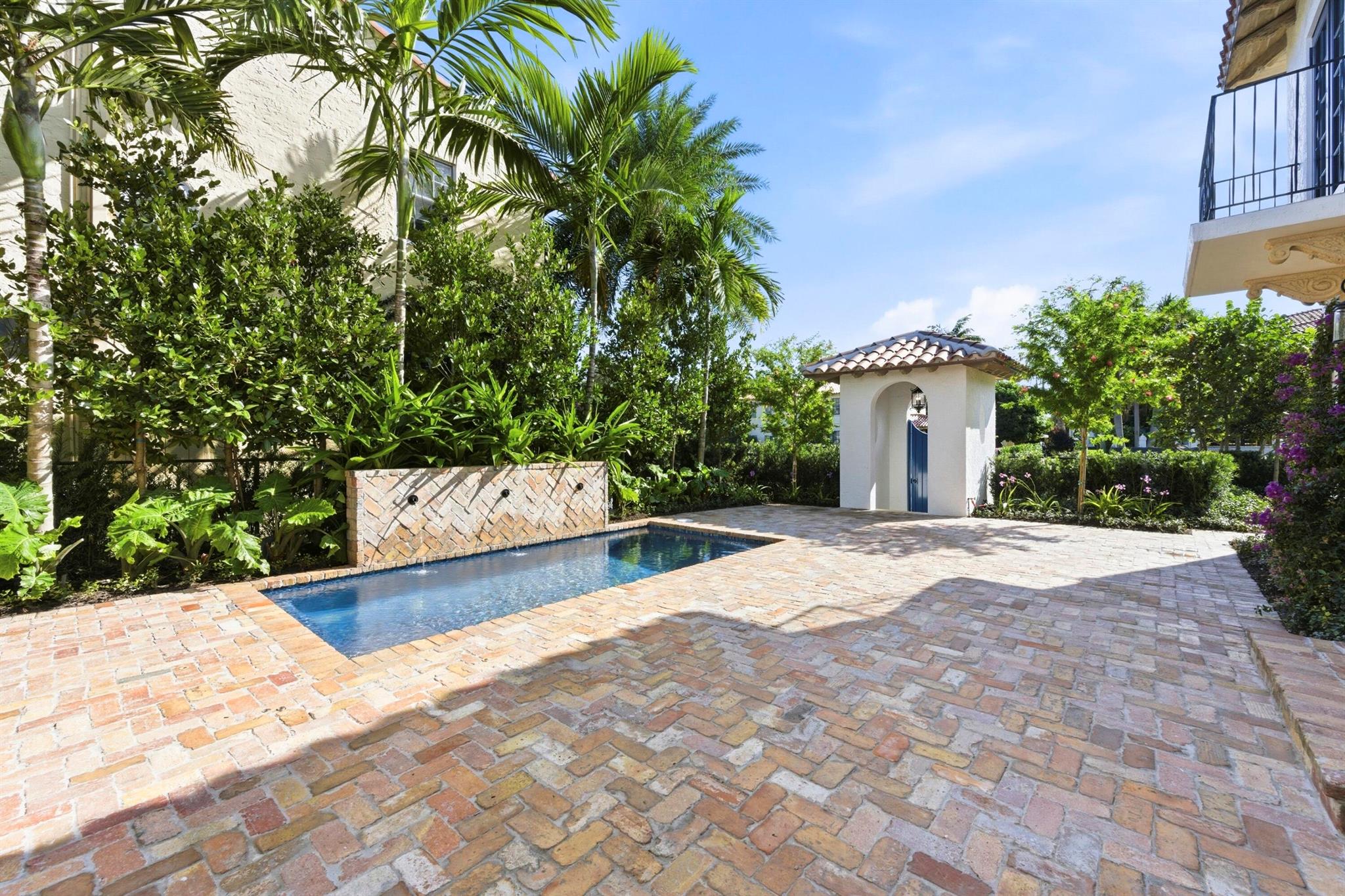 LAKEWOOD - Residential